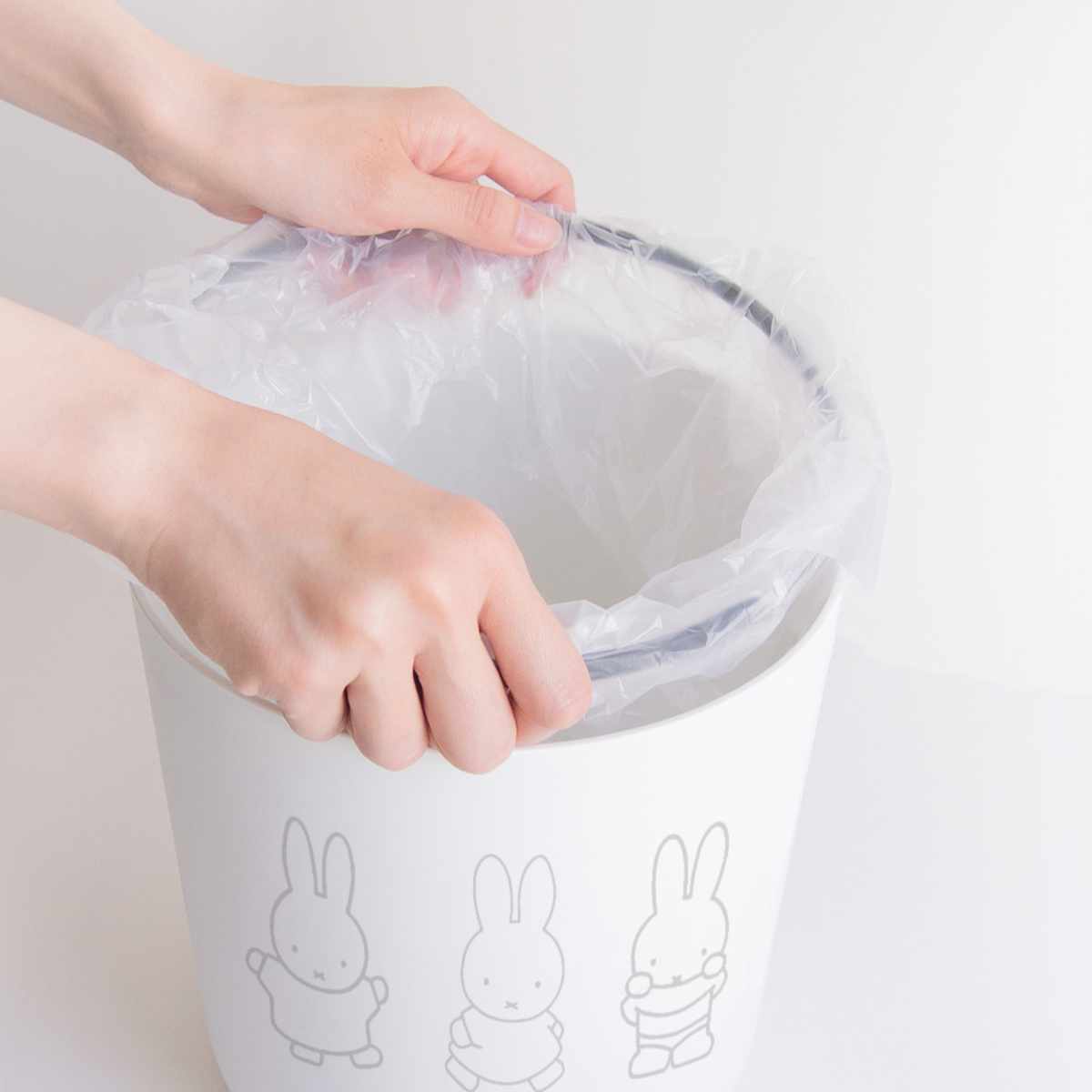 ゴミ箱 7L ミッフィー 限定デザイン 70周年 小物入れ おしゃれ ( ごみ箱 7リットル miffy 脚付き ふた付き プッシュふた 木目調 ホワイト かわいい 脚付きダストボックス 袋止め付き コンパクト シンプル ミッフィーグッズ 北欧 )