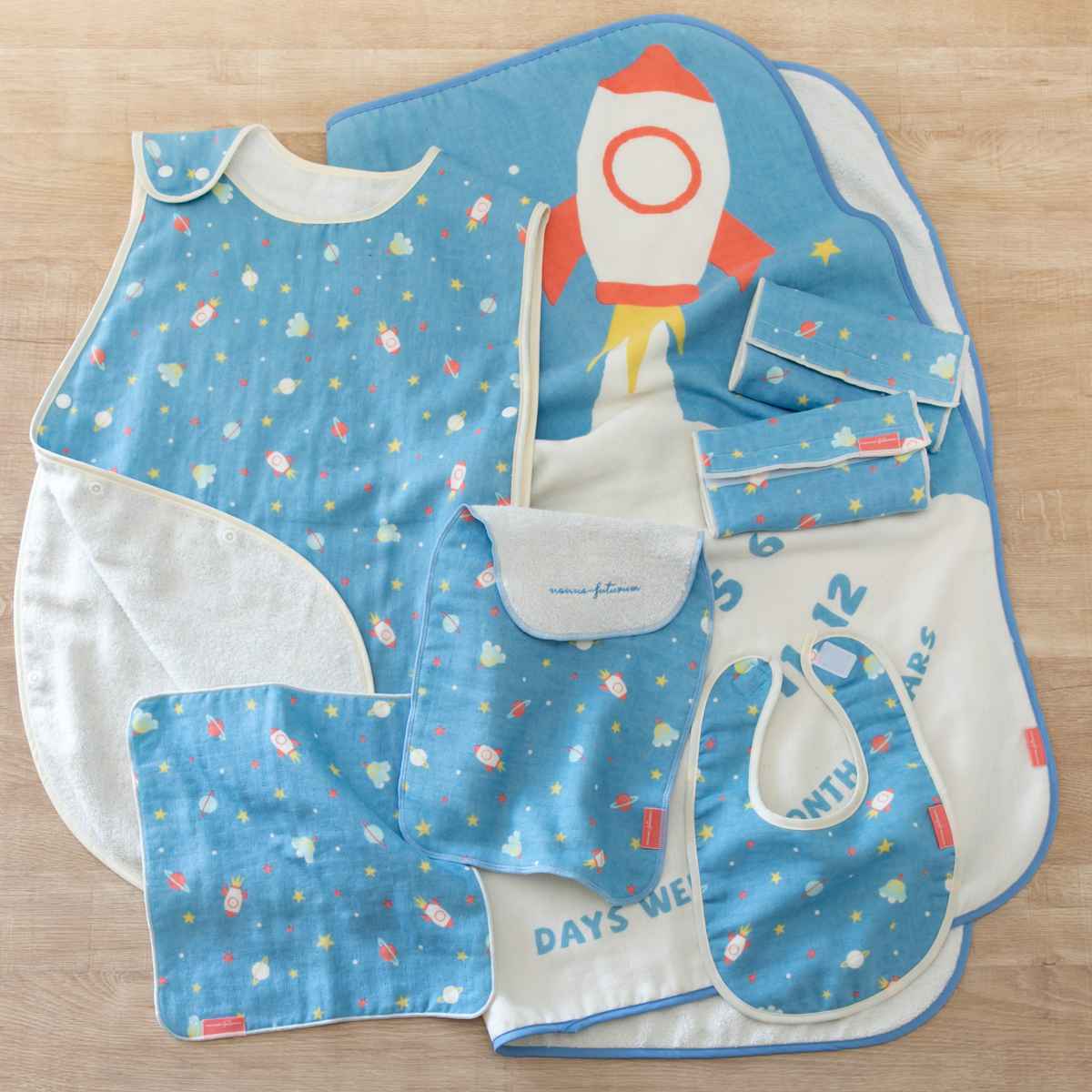 スタイ ベビー nenne-futurum SPACE SERIES ( よだれかけ ベビーエプロン ベビースタイ 前掛け エプロン お食事エプロン コットン 綿100% 日本製 男の子 赤ちゃん プレゼント グッズ かわいい ベビー用品 ベビーグッズ )