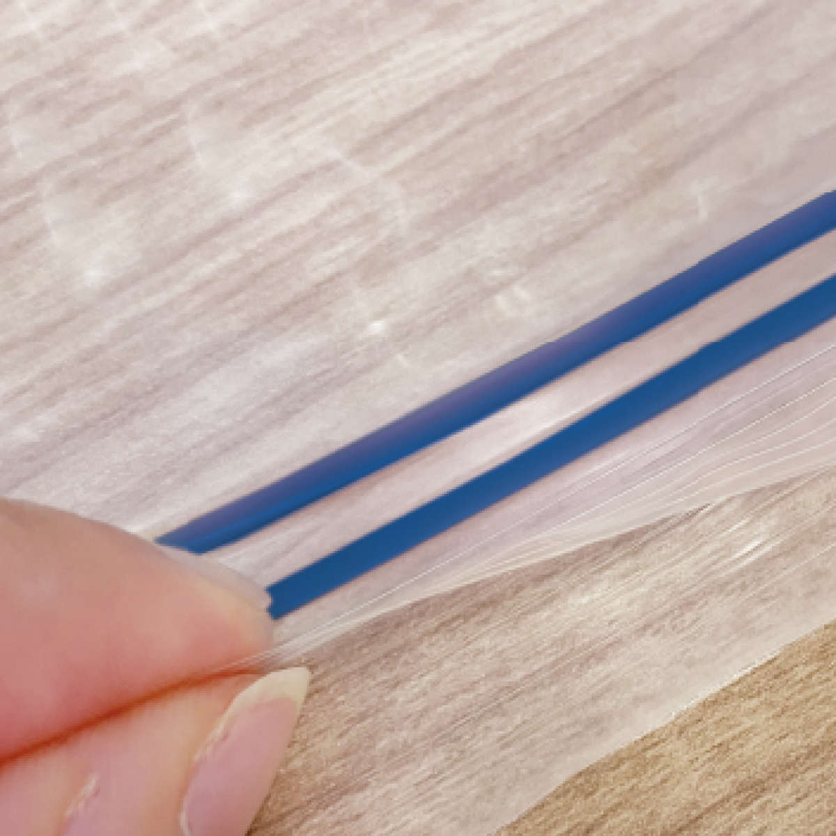 保存袋 プラスプラス デザイン ジッパーバッグ ( M25枚 ML15枚 L12枚 フリーザーバッグ 冷凍 冷蔵 ダブルジッパー 食品保存袋 ジッパー袋 柄付き チャック付き袋 新鮮 鮮度 保存 袋 作り置き 小分け 小物入れ 旅行 食品衛生法適合 ) 【L】 L