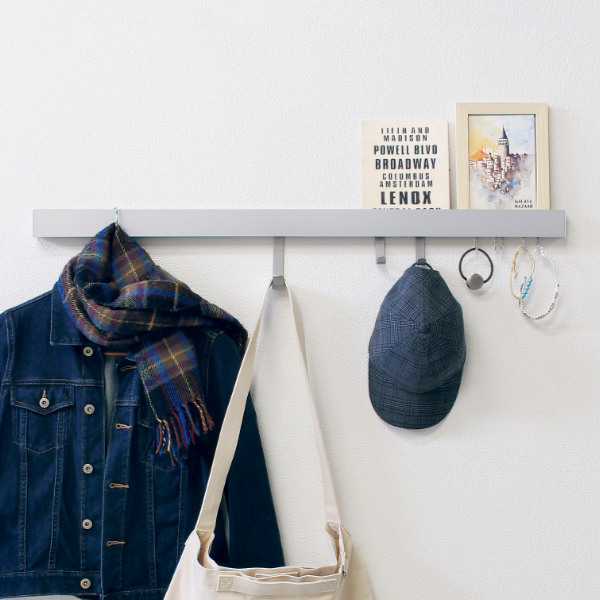 壁掛け フック 幅60cm 木目調 壁面収納 レール 長押風 ( ハンガーフック ウォールハンガー コートハンガー 壁面 収納 壁掛けハンガー 壁掛けフック 玄関収納 洋服掛け コート掛け ウォールフック 鍵フック ) 【アイボリー】 アイボリー