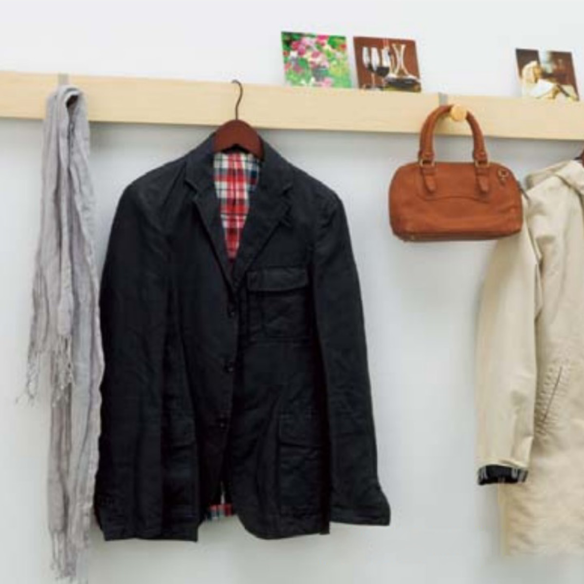 壁掛け ハンガーフック 幅180cm 奥行3cm 木目調 塗装できる 壁面収納 レール フック 長押風 ( フック付き ウォールハンガー コートハンガー 壁面 収納 ハンガー掛け 壁掛けハンガー 壁掛けフック 玄関収納 洋服掛け コート掛け )