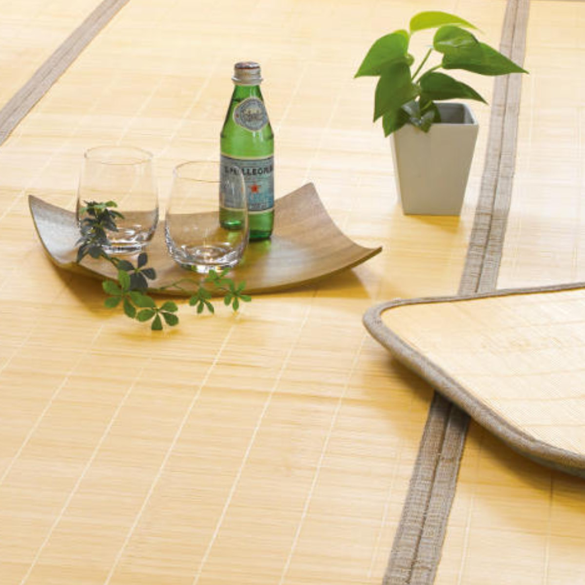竹ラグ 180×180cm フラット ふっくらラグ ( ラグ マット 竹 ラグマット 天然素材 竹素材 抗菌 消臭効果 防音効果 耐久性 抗菌効果 消臭 防音 抗菌作用 ひんやり 滑り止め すべり止め ) 【ナチュラル】 ナチュラル