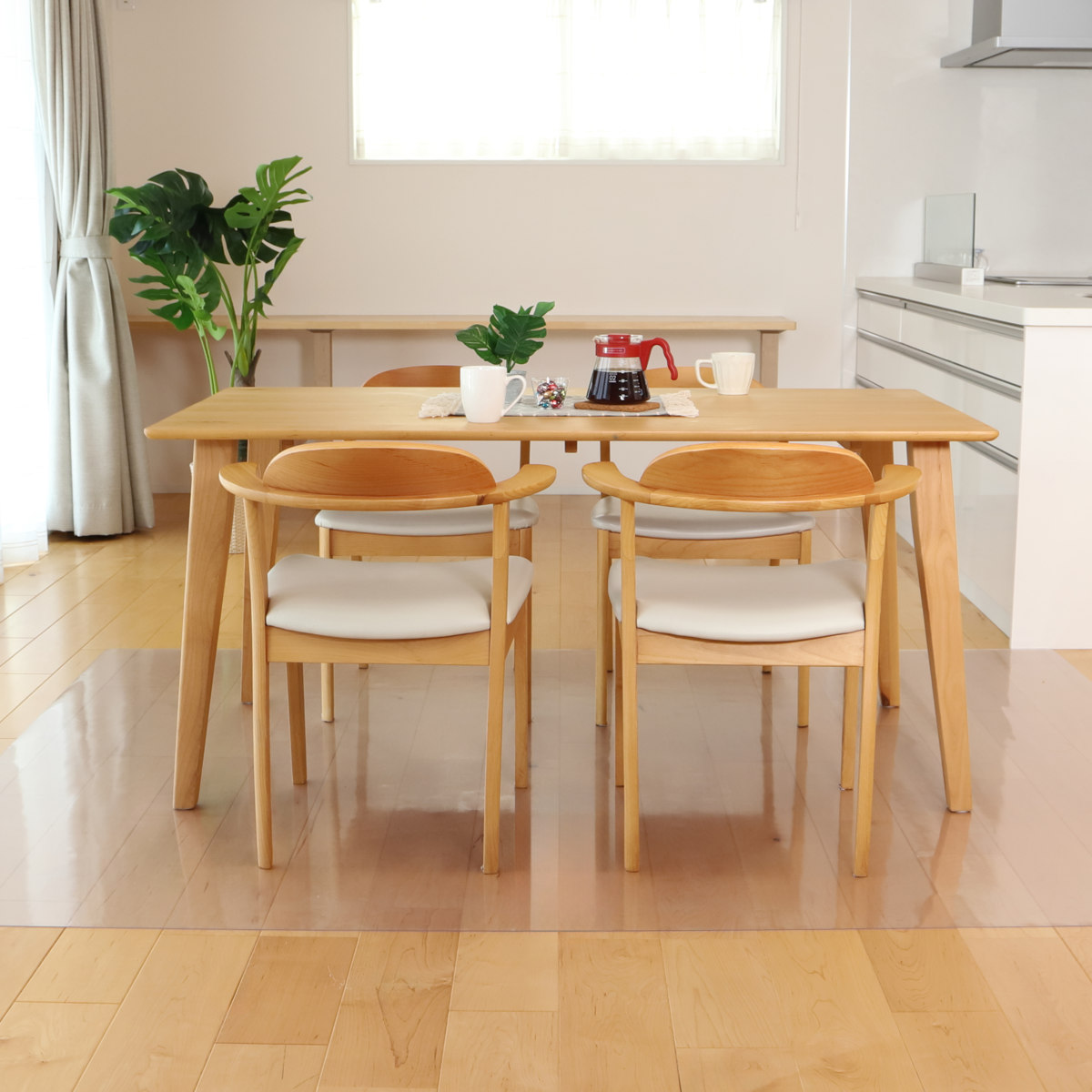 クリアマット 透明マット 抗菌 240×280cm ダイニングマット 折りたたみ ( マット フロアマット 透明 クリア フローリングマット クリアシート 床保護マット 抗菌効果 ズレにくい 防水加工 床暖対応 フローリング フリーカット )