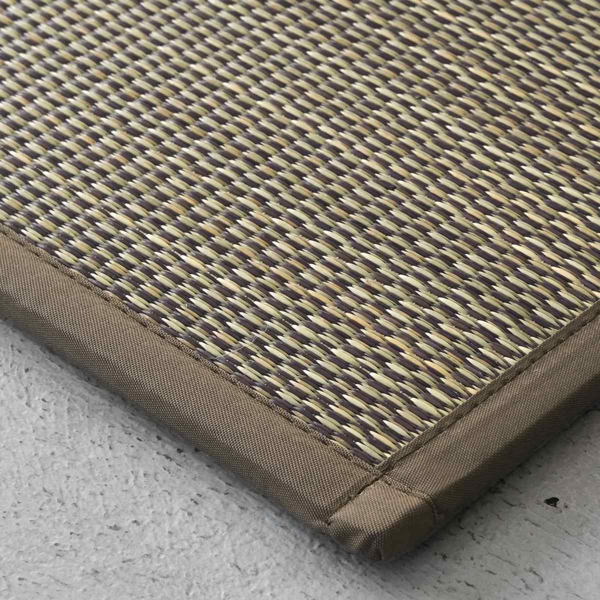 置き畳 二つ折りフロア畳 織姫 82×82 厚さ1.3cm 国産 ブラウン ( ユニット畳 フローリング畳 フロア畳 折りたたみ畳 二つ折り い草 日本製 1枚 畳マット い草マット い草ラグ 畳スペース システム畳 和室 軽い 軽量 滑り止め )