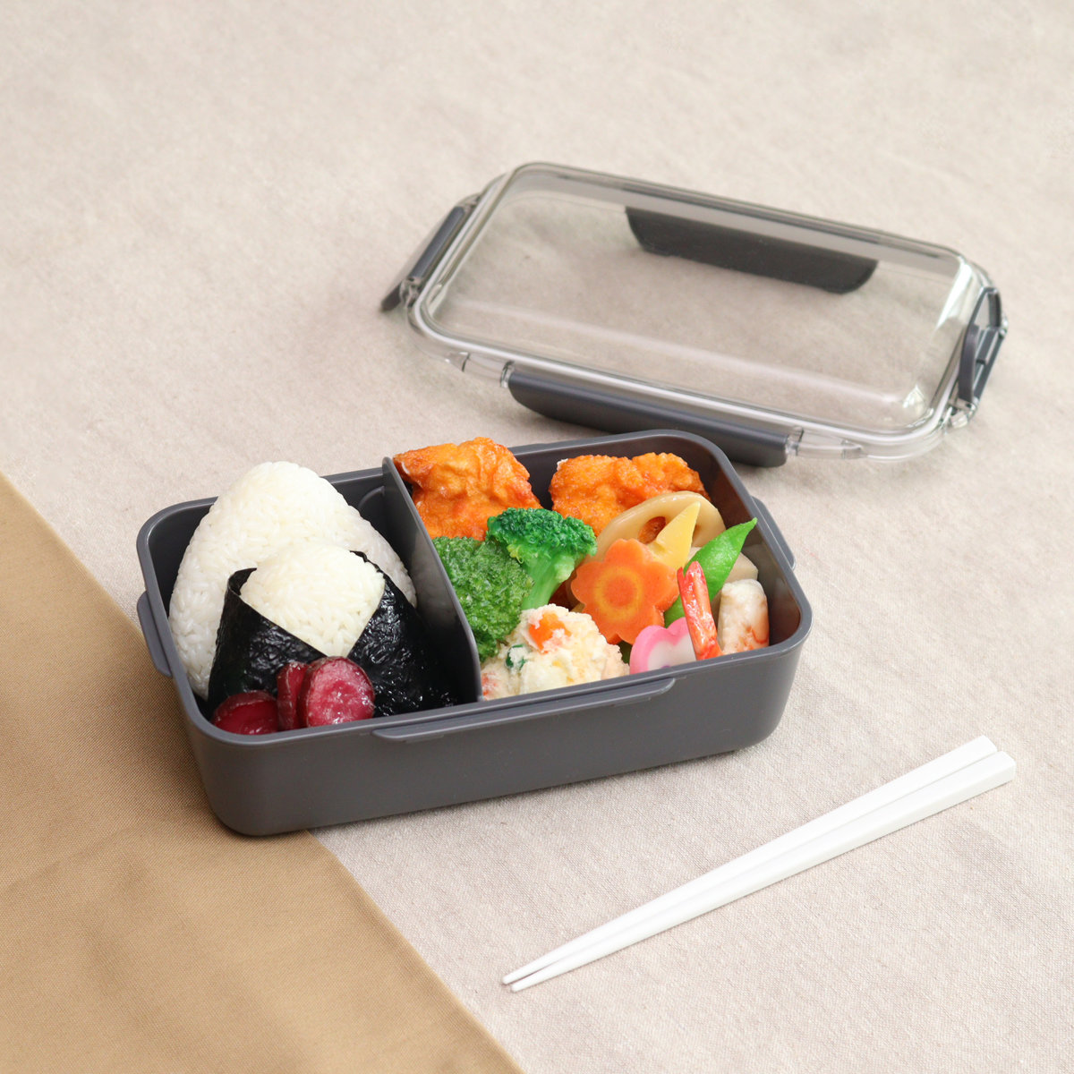 弁当箱 900ml カームカラー ランチボックス 仕切付 ( お弁当箱 食洗機対応 レンジ対応 一段 ドーム蓋 日本製 食洗機OK レンジOK お弁当 弁当 4点ロック 仕切り付き 男性 男子 )