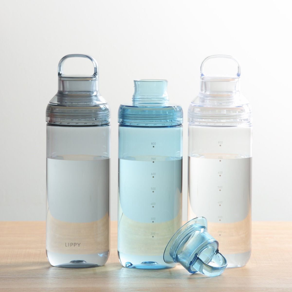 LIPPY ウォーターボトル 1L 水筒 ( 直飲み クリアボトル マグボトル スポーツボトル 常温 大容量 日本製 マグ ボトル クリア ハンドル付き 透明 軽量 目盛り付き おしゃれ 大人 ) 【グレー】 グレー