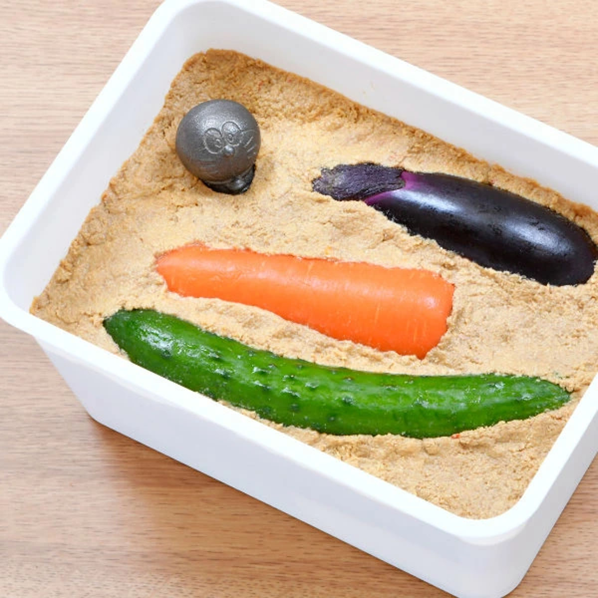 鉄玉 南部鉄玉 南部鉄器 キャラクター ( 日本製 鉄分補給 鉄玉子 鉄たまご 鉄分 補給 南部鉄 ハローキティ すみっコぐらし ドラえもん スヌーピー 料理 漬物 ぬか漬け ぬか 黒豆 鍋 やかん お茶 味噌汁 煮物 鋳物 煮出し 砂抜き ) 【すみっコぐらし】 すみっコぐらし