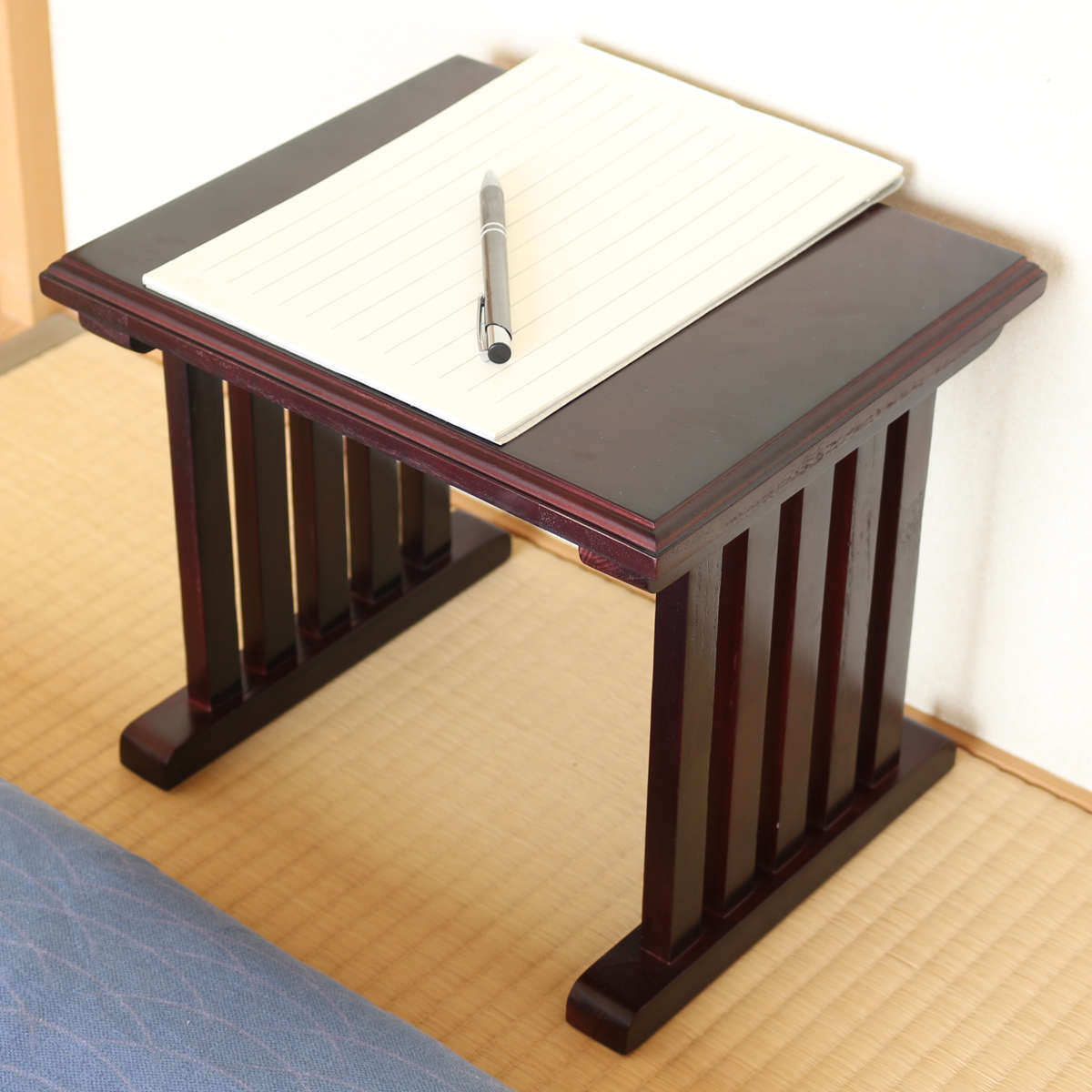 供物机 仏壇前 ミニテーブル 桐製 ( 経机 仏前 供物台 御供え机 テーブル 台 天然木 桐 500g 軽い 持ち運び コンパクト 組み立て 簡単 仏壇 お供え 軽量 花立て 香炉 ローソク立て 線香立て おりん 文机 配膳台 作業台 )