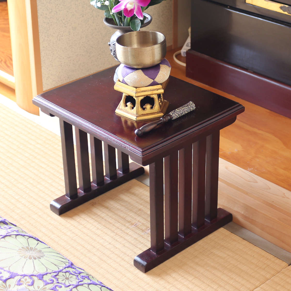 供物机 仏壇前 ミニテーブル 桐製 ( 経机 仏前 供物台 御供え机 テーブル 台 天然木 桐 500g 軽い 持ち運び コンパクト 組み立て 簡単 仏壇 お供え 軽量 花立て 香炉 ローソク立て 線香立て おりん 文机 配膳台 作業台 )