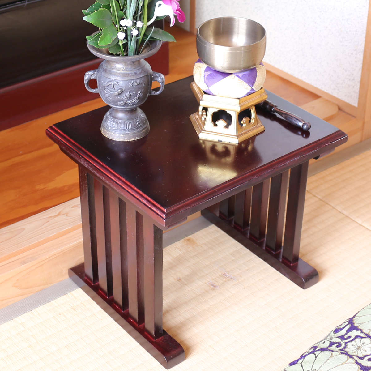 供物机 仏壇前 ミニテーブル 桐製 ( 経机 仏前 供物台 御供え机 テーブル 台 天然木 桐 500g 軽い 持ち運び コンパクト 組み立て 簡単 仏壇 お供え 軽量 花立て 香炉 ローソク立て 線香立て おりん 文机 配膳台 作業台 )