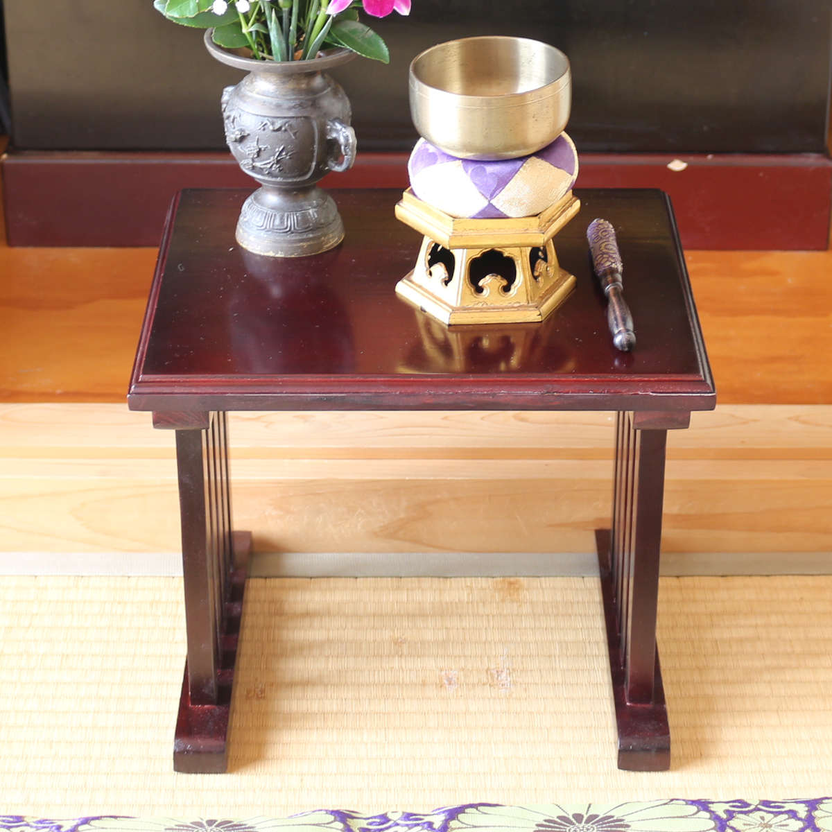 供物机 仏壇前 ミニテーブル 桐製 ( 経机 仏前 供物台 御供え机 テーブル 台 天然木 桐 500g 軽い 持ち運び コンパクト 組み立て 簡単 仏壇 お供え 軽量 花立て 香炉 ローソク立て 線香立て おりん 文机 配膳台 作業台 )