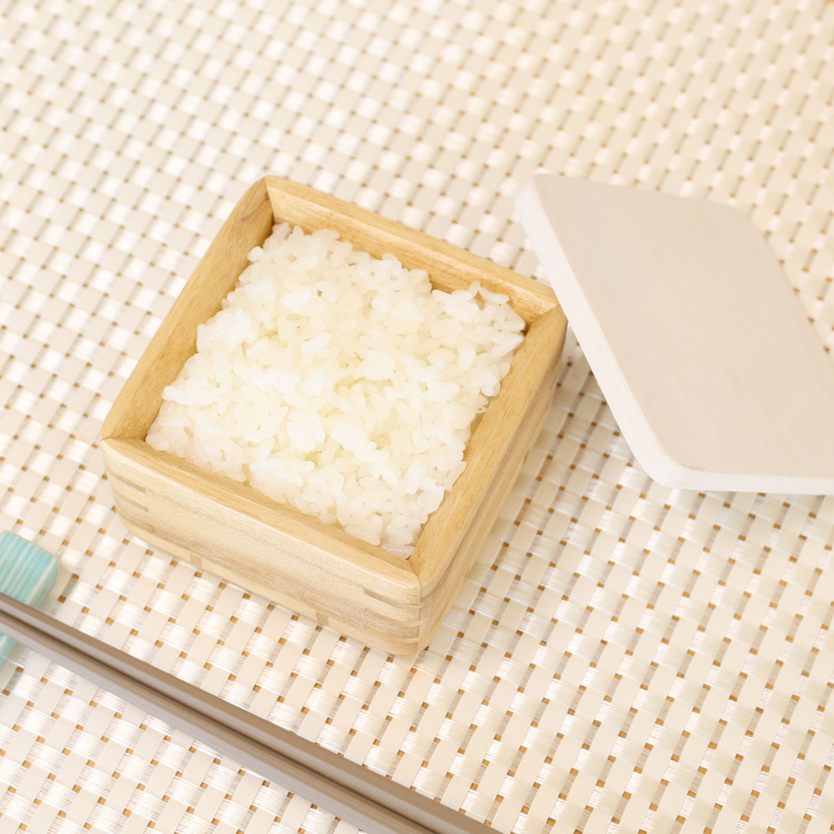 ご飯容器 保存容器 kirisai 桐のレンジでごはん鉢 小 ( おひつ お櫃 茶碗 桐 食器 日本製 調湿 冷凍ご飯 電子レンジ対応 冷凍 冷蔵 ご飯 鉢 お米 白米 むし鉢 蒸し器 容器 レンジ調理 温め直し 美味しい コンパクト 正方形 120g )