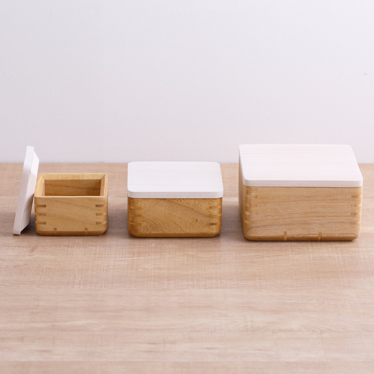 ご飯容器 保存容器 kirisai 桐のレンジでごはん鉢 小 ( おひつ お櫃 茶碗 桐 食器 日本製 調湿 冷凍ご飯 電子レンジ対応 冷凍 冷蔵 ご飯 鉢 お米 白米 むし鉢 蒸し器 容器 レンジ調理 温め直し 美味しい コンパクト 正方形 120g )