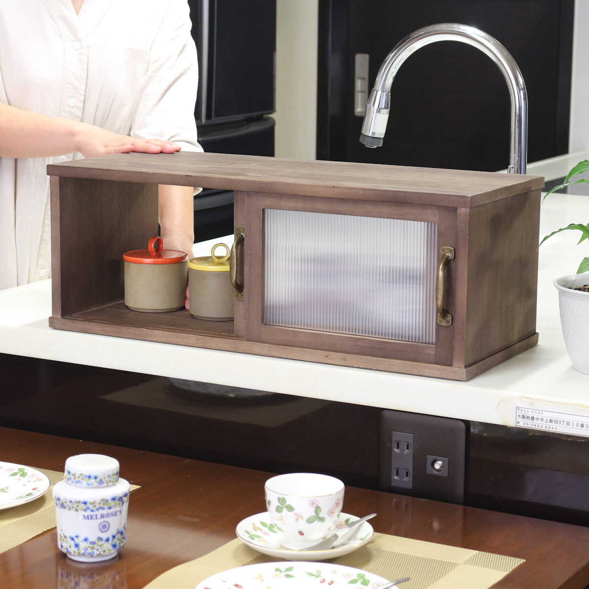 カウンター上収納 アンティーク風 カウンター上収納庫 幅60cm キッチン ( カウンターラック カップボード スパイスラック 卓上ラック ショーケース 引き戸 調味料ラック カウンター上 卓上 台所収納 木製 コンパクト スリム )