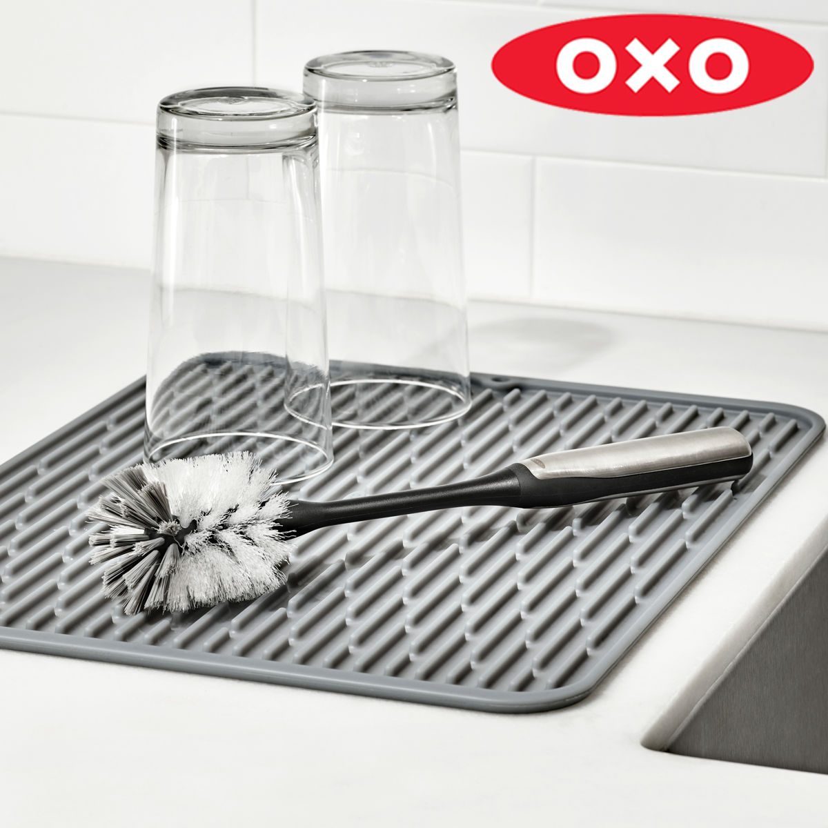 OXO オクソー ボトル洗い ステンレス ボトルブラシ （ キッチンブラシ ブラシ ロング 水筒洗い 水筒ブラシ 柄つき 取り外せる ボトルスポンジ 水筒スポンジ 柄付きブラシ 長柄 水筒 麦茶ポット コップ セパレート 交換 ）