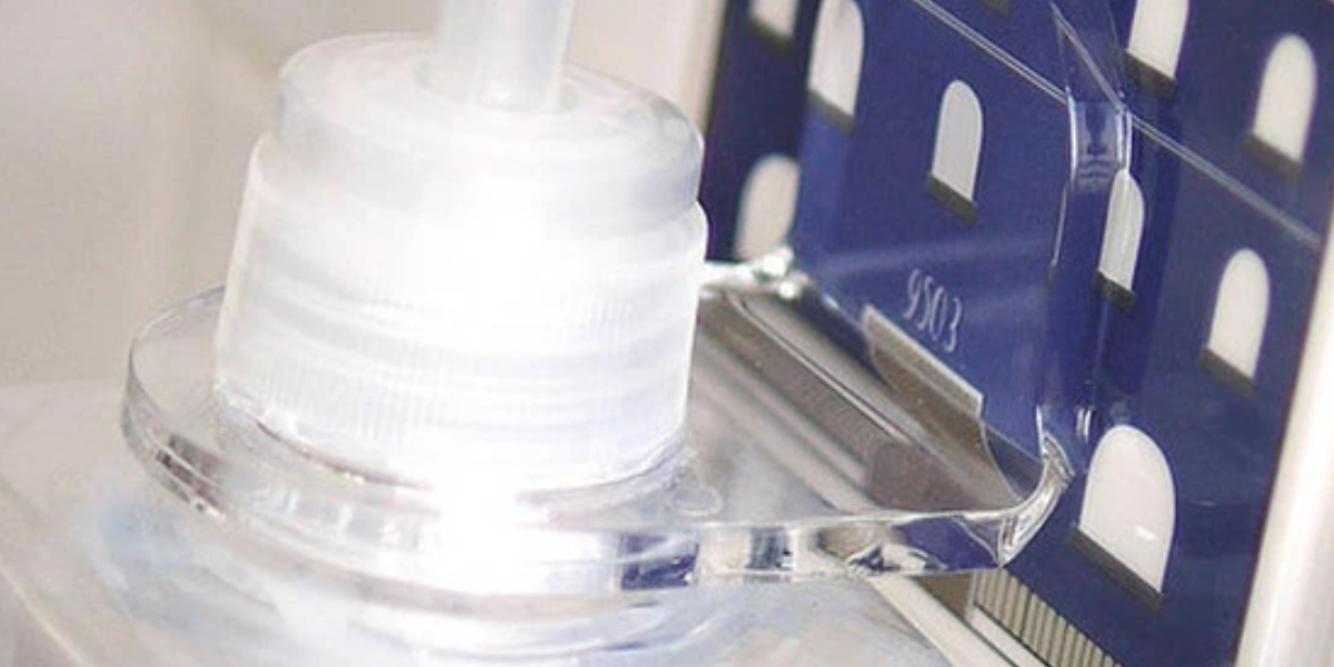 ディスペンサーホルダー ノルディス ボトルホルダー ディスペンサー ホルダー 吸着 ( フック ソープボトルホルダー 壁 お風呂 貼れる はがせる ボトル ボディソープ ハンドソープ アルコール 洗面所 玄関 ) 【アイボリー】 アイボリー