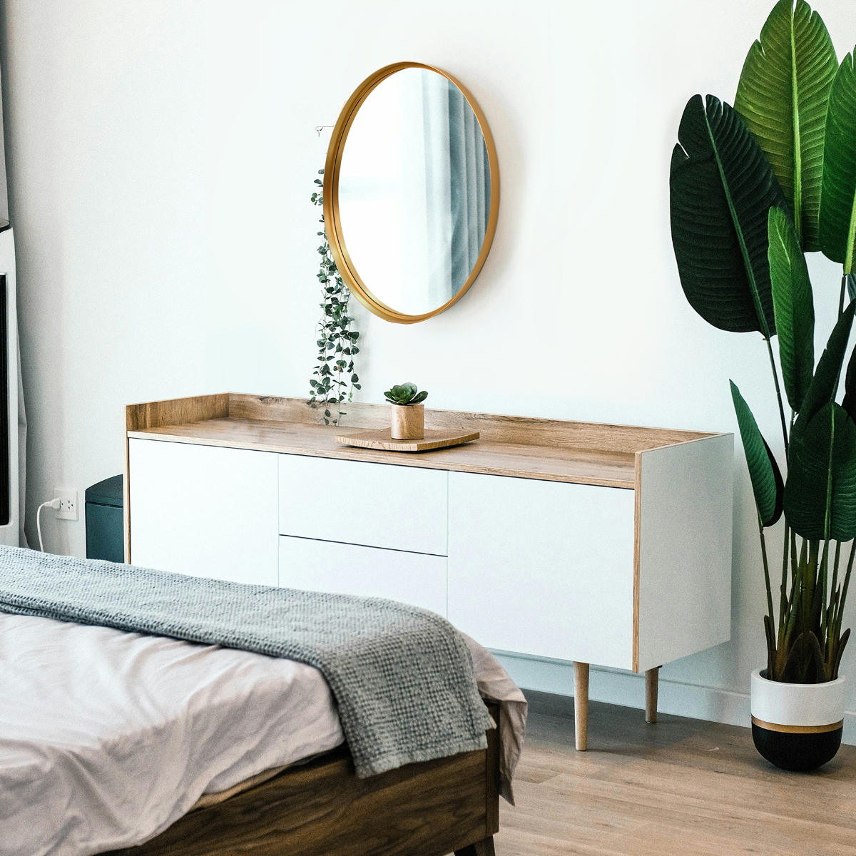 ウォールミラー 直径45cm LL 飛散防止加工 グロシア ラウンドミラー 日本製 ( 鏡 ミラー 円形 ゴールドフレーム 飛散防止 壁掛け 丸形 ゴールド 吊り下げ インテリア 身だしなみ )