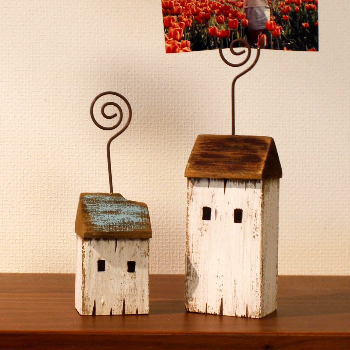 オブジェ ノルディス 古木のオブジェ 家のカードスタンドS ( カードスタンド メモ 写真 ポストカード インテリア 飾り おうち 家 コンパクト 天然木 木製 かわいい おしゃれ ハンドメイド 飾る 街並み 風景 ミニチュア 玄関 デスク )