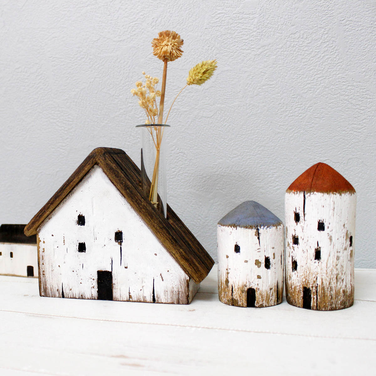 ノルディス 古木のオブジェ まるいお家S ( 置き物 オブジェ インテリア 飾り 家 おうち 建物 手のひらサイズ コンパクト 天然木 木製 かわいい おしゃれ ハンドメイド 飾る 街並み 風景 ミニチュア 玄関 トイレ リビング ニッチ )