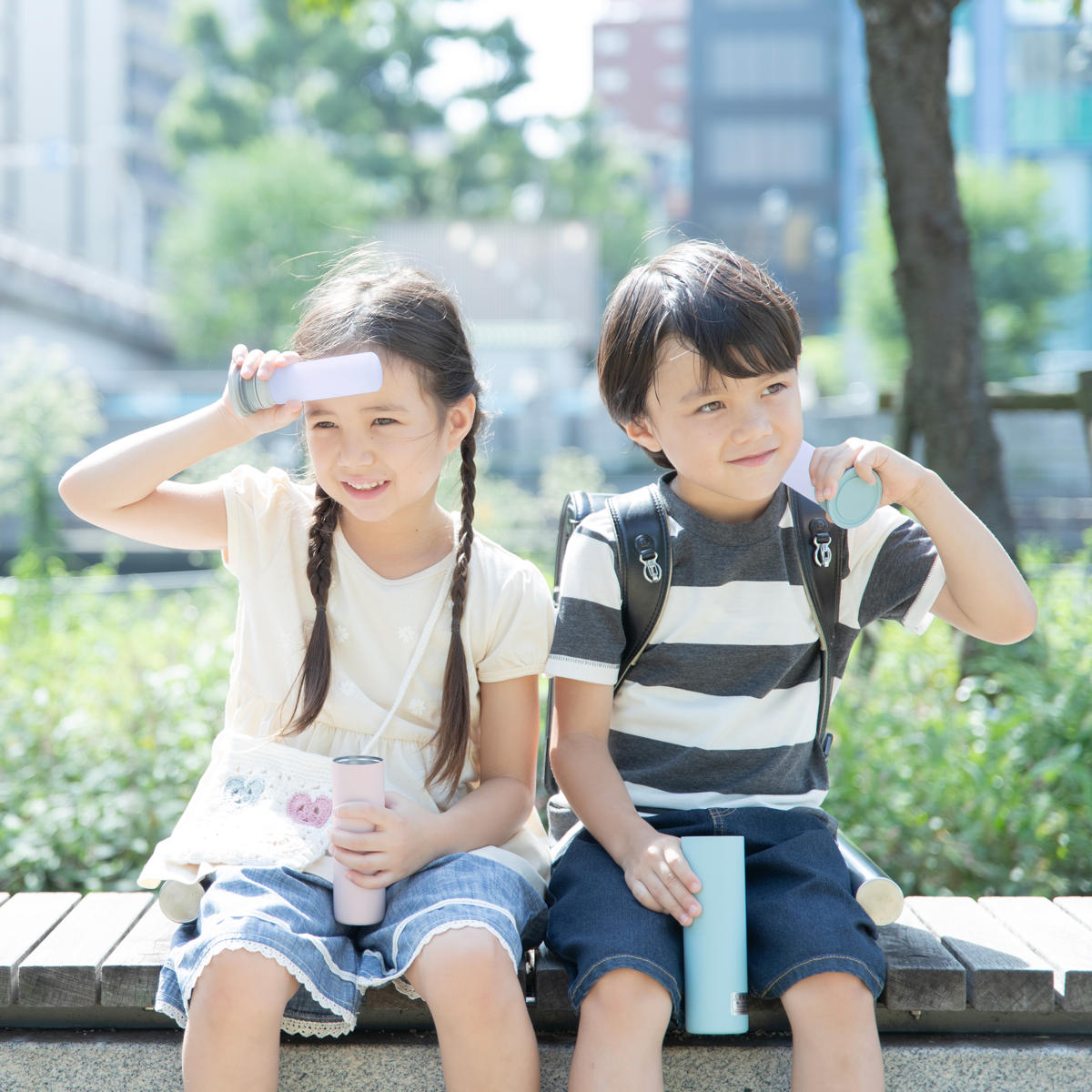 ネッククーラー アイスパック S ポケット 携帯氷のう シリコーン氷のう ( 氷のう アイスバッグ 氷嚢 保冷 アイシングバッグ 持ち運び スリム 携帯 氷袋 熱冷まし アイスバック アイシング 氷枕 暑さ対策 ) 【ペールブルー】 ペールブルー