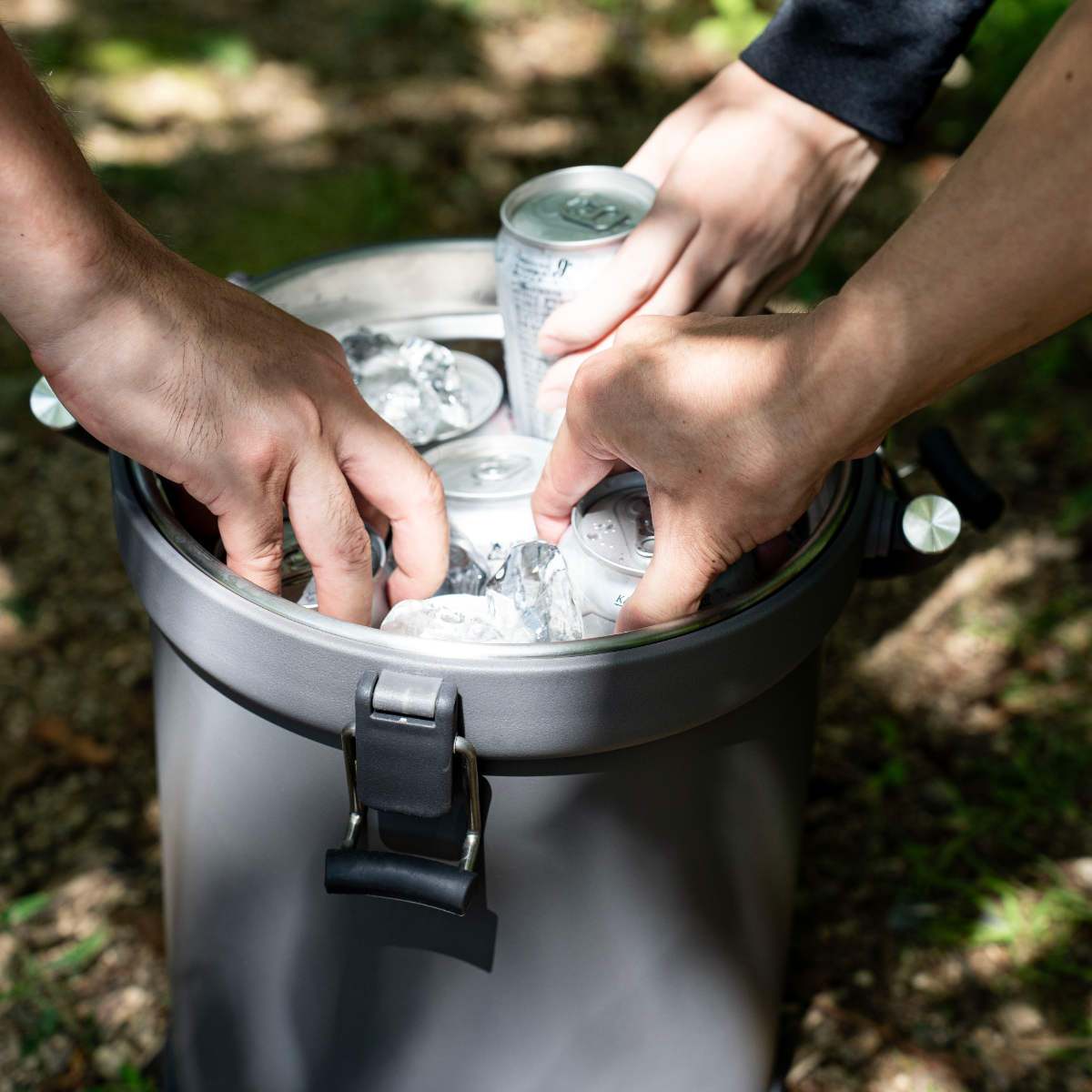 クーラーボックス 9.5L クーラーバケット 最強保冷 ( クーラーBOX 保冷ボックス 保冷 保温 アイスコンテナ 氷入れ アイスペール アイスジャグ ステンレス 氷 溶けない 持ち運び 取っ手付き 筒型 真空断熱 キャンプ BBQ アウトドア )