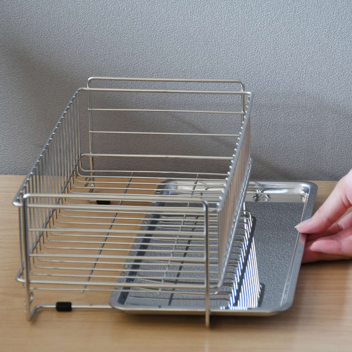 水切りラック スリム どこでも置けるトレー付き ステンレス製 アットアクア ( 水切りかご 水切りカゴ 水切りバスケット 水切りトレー ステンレス ディッシュラック シンク上 シンクサイド 水切り 洗い物 食器洗い 乾燥 )