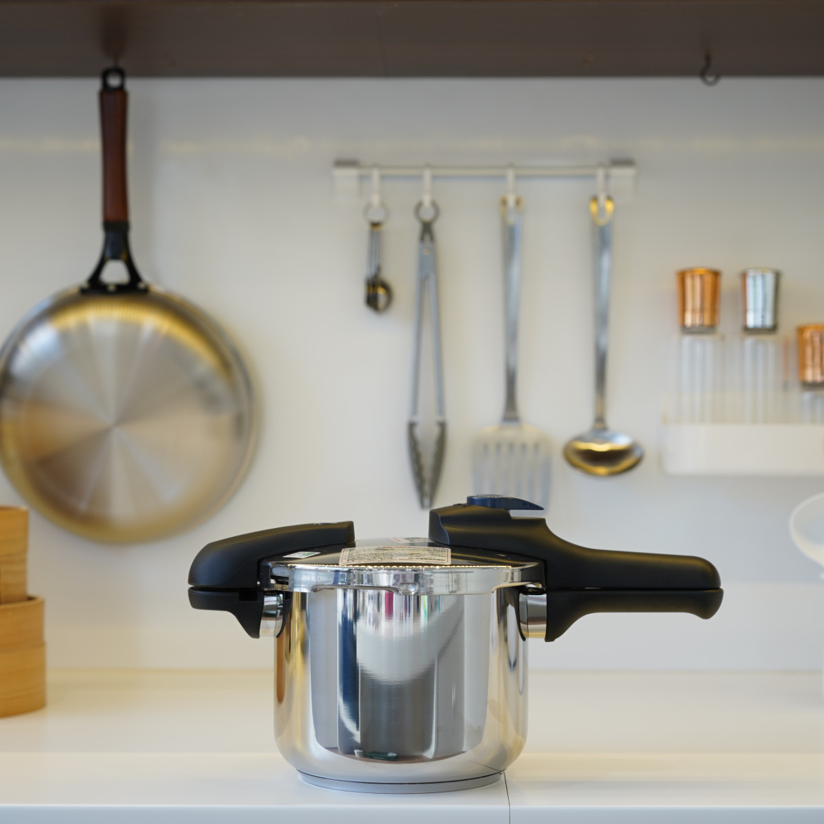 圧力鍋 2.5L IH対応 圧力2段切り替え式 3層底 ステンレス製 ( ガス火 IH 対応 片手圧力鍋 片手鍋 調理器具 調理用品 ステンレス片手鍋 圧力なべ 2.5リットル 2段階圧力切替式 オール熱源対応 )