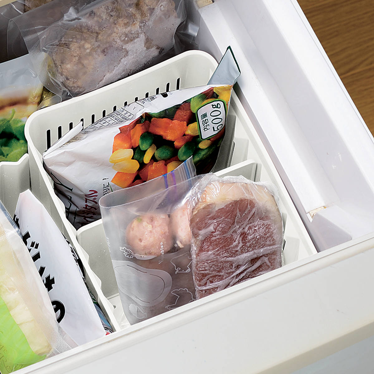 冷蔵庫収納 スキット 冷凍庫用ボックス 仕切り付き （ 冷凍庫収納 冷蔵庫 冷凍庫 日本製 収納ボックス 整理 収納 ケース ボックス 冷凍庫