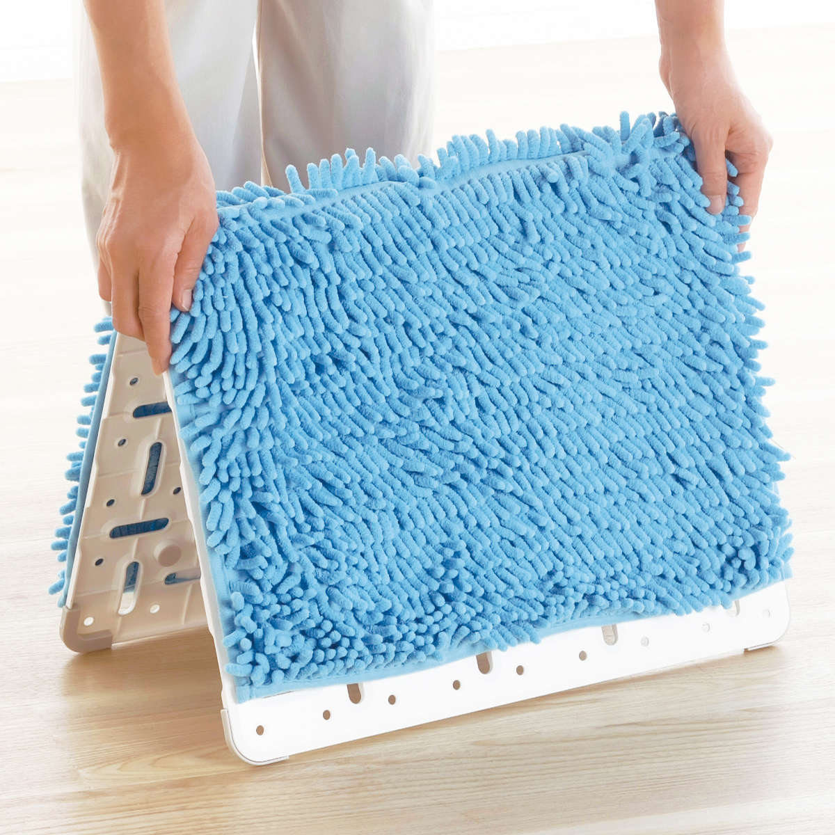 バスマット干し すっきりボード ( バスマットスタンド バスマット 干し すべり止め 日本製 マット干し 44×68cm 通気性 バスマットボード 折り曲げれる 乾燥 ホワイト )