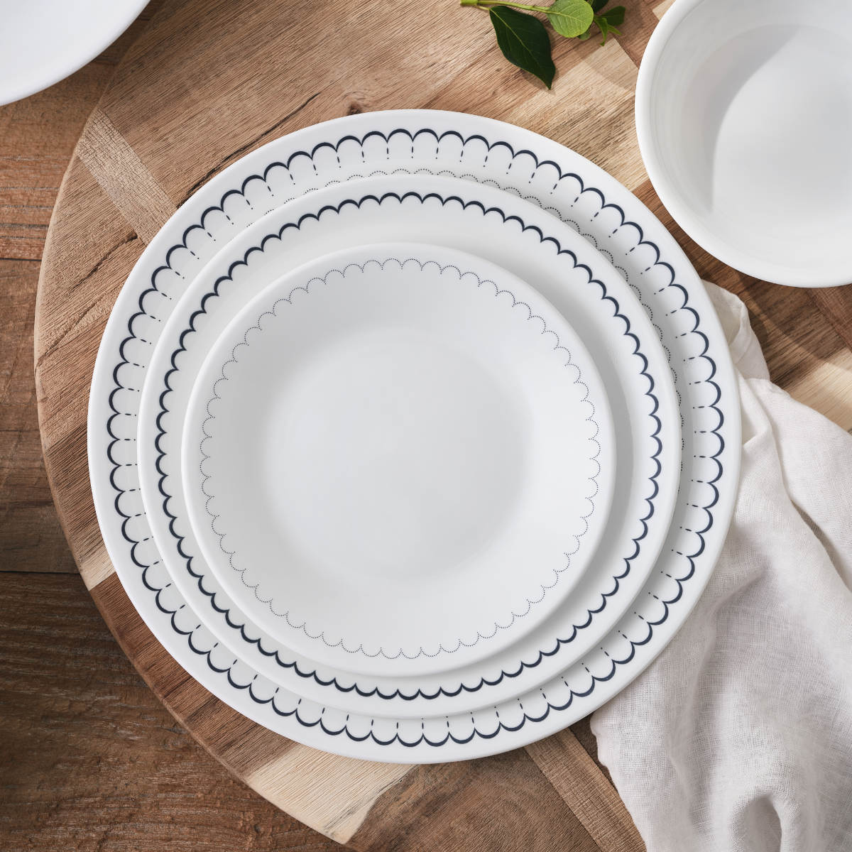 プレート 21.5cm CORELLE コレール カスピアンレース 中皿 ( 強化ガラス 電子レンジ対応 食洗機対応 オーブン対応 皿 お皿 丸皿 丈夫 軽い 割れにくい 一品料理 デザート パン トースト おしゃれ )