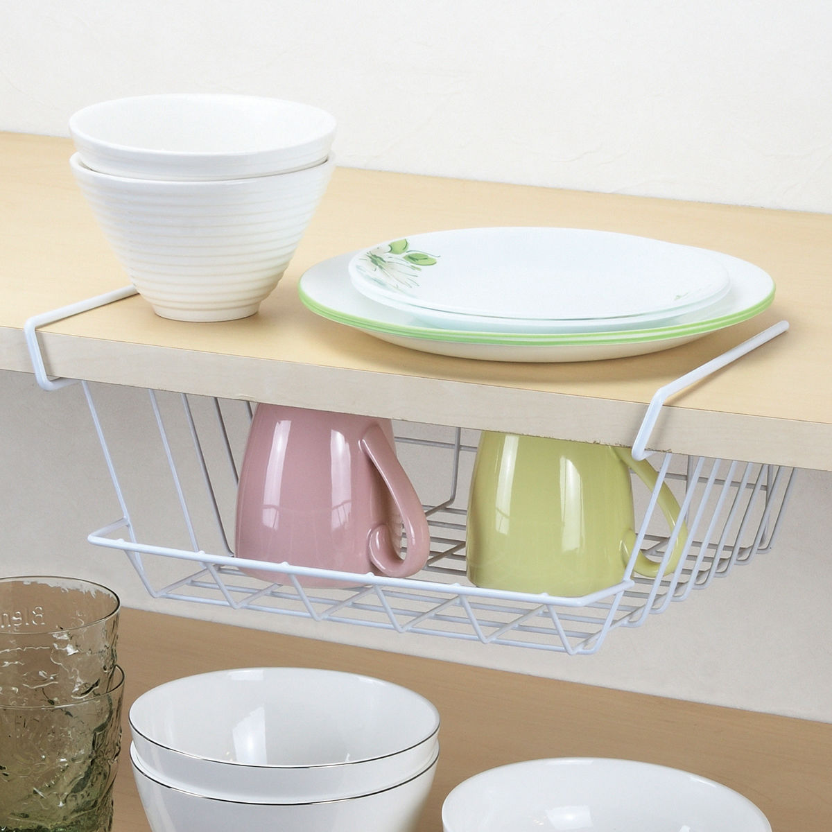 キッチンバスケット キッチンスマイル ハンガーバスケット （ 戸棚収納 吊り戸棚収納 収納ラック 食器棚収納 吊戸棚 戸棚 浮かせて収納 吊り下げ 皿収納 食器 食品 カップ 食器棚 収納 ワイヤーラック 白 ）