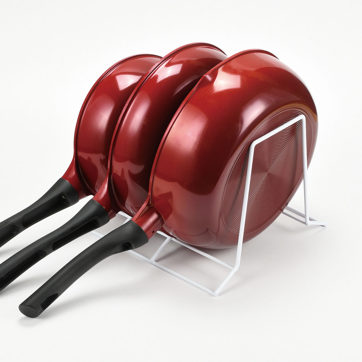 フライパンスタンド キッチンスマイル フライパンラック （ フライパン立て フライパン収納 スタンド シンク下 引き出し フライパン フタ 深型 浅型 収納 立てて置く キッチン収納 コンパクト ワイヤー 白 ）