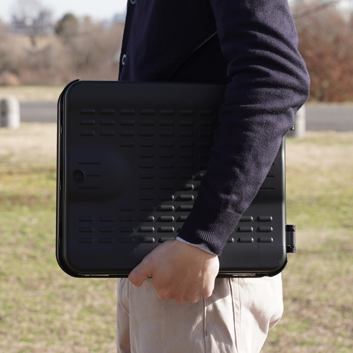 簡易トイレ ポータブルトイレ スクウェア 折りたたみ コンパクト ゴミ袋 凝固剤 収納袋付き ( 携帯トイレ 災害用トイレ 非常用トイレ 防災グッズ 災害 防災 災害時 持ち運び 折り畳み 寝室 簡易 緊急時 黒 ブラック おしゃれ )