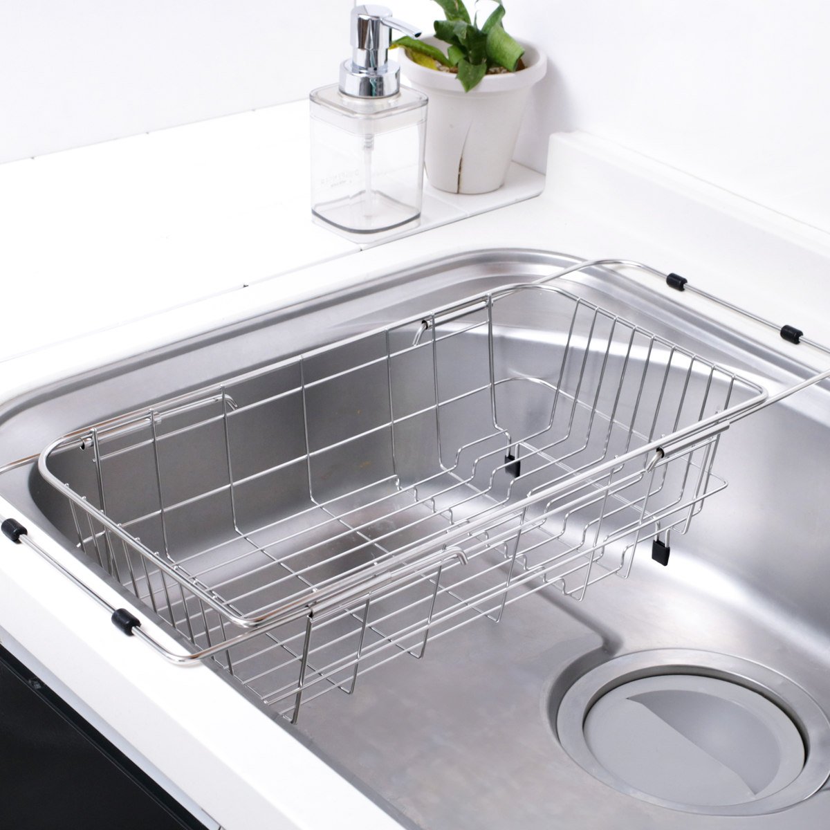 水切りラック シンプル・ウェア ステンレス製シンクスライド式水切りバスケット ( ステンレス 1段 シンク上 伸縮 スライド式 水切りバスケット かご ラック シンク 渡せる 水切り シンク渡し 新生活 洗い物 食器 洗い )