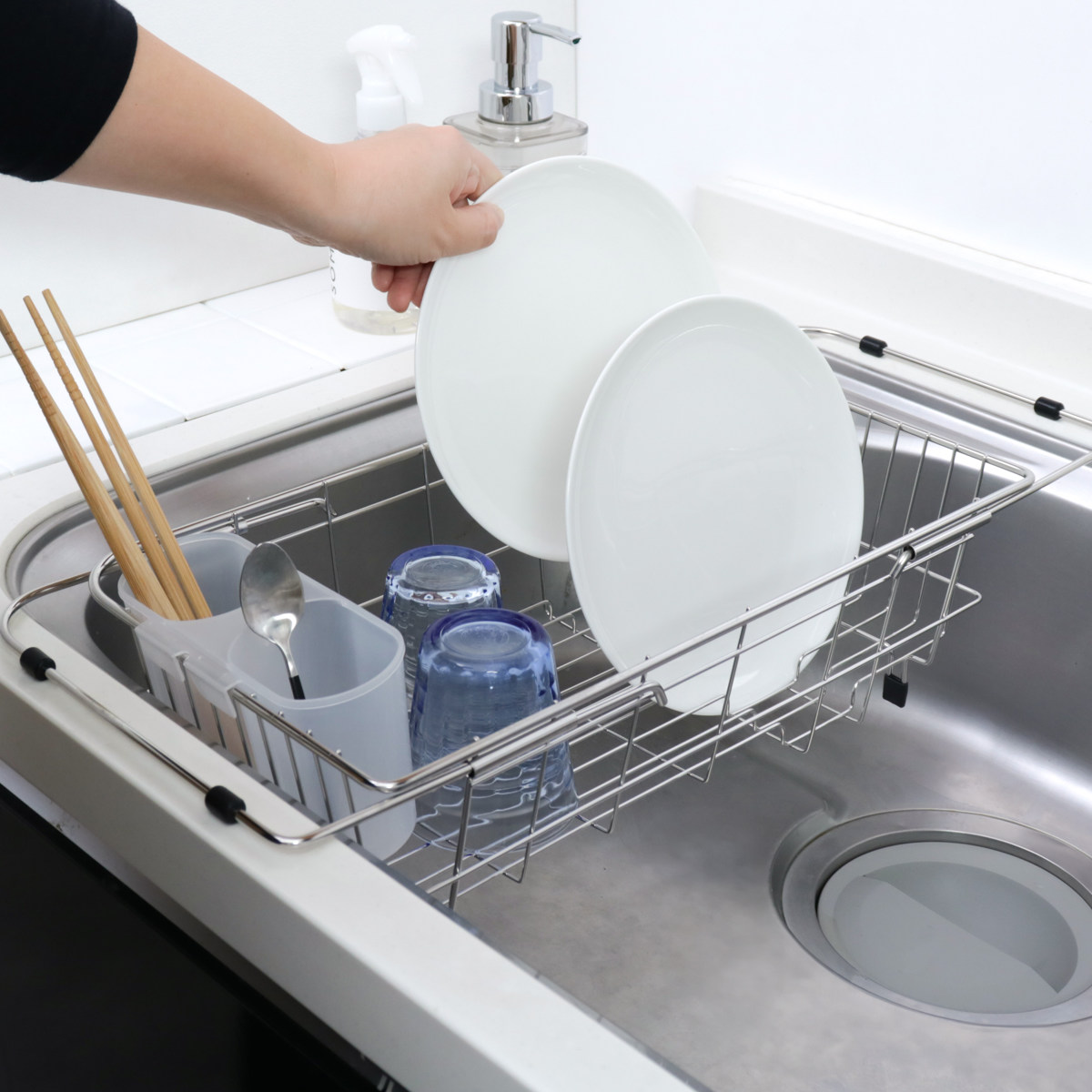 水切りラック シンプル・ウェア ステンレス製シンクスライド式水切りバスケット ( ステンレス 1段 シンク上 伸縮 スライド式 水切りバスケット かご ラック シンク 渡せる 水切り シンク渡し 新生活 洗い物 食器 洗い )
