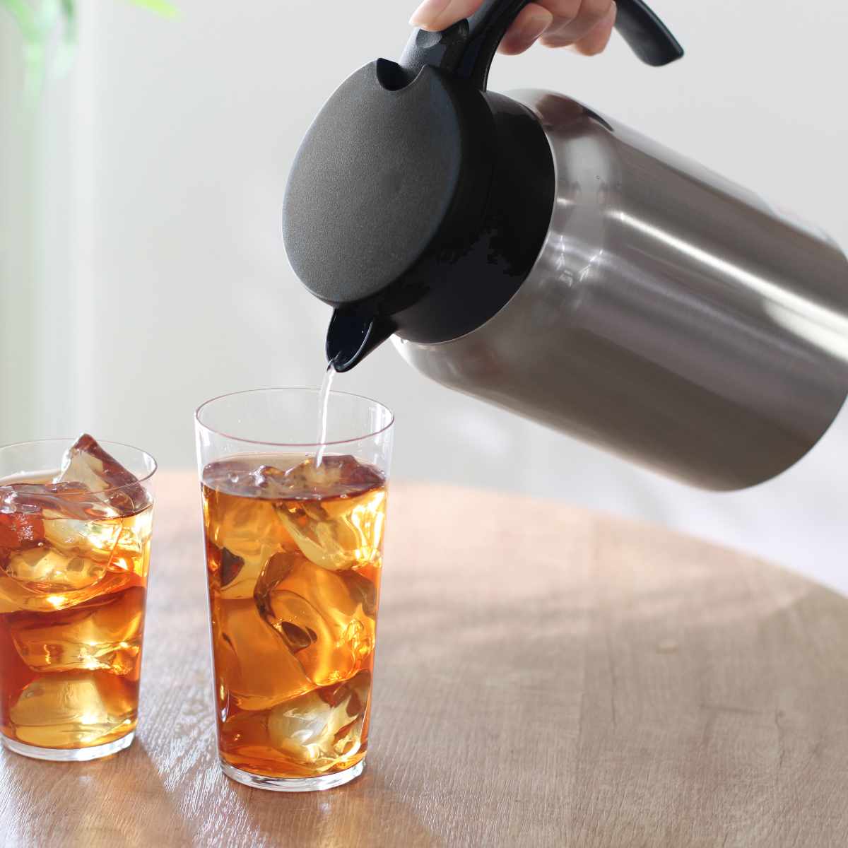 ポット 1.5L 真空断熱 保温 魔法瓶 ステンレス ( 卓上ポット ステンレスポット 保冷 保温ポット 保冷ポット 卓上 持ち手付き コーヒー 珈琲 お茶 紅茶 真空二重構造 ワンタッチ開閉 )