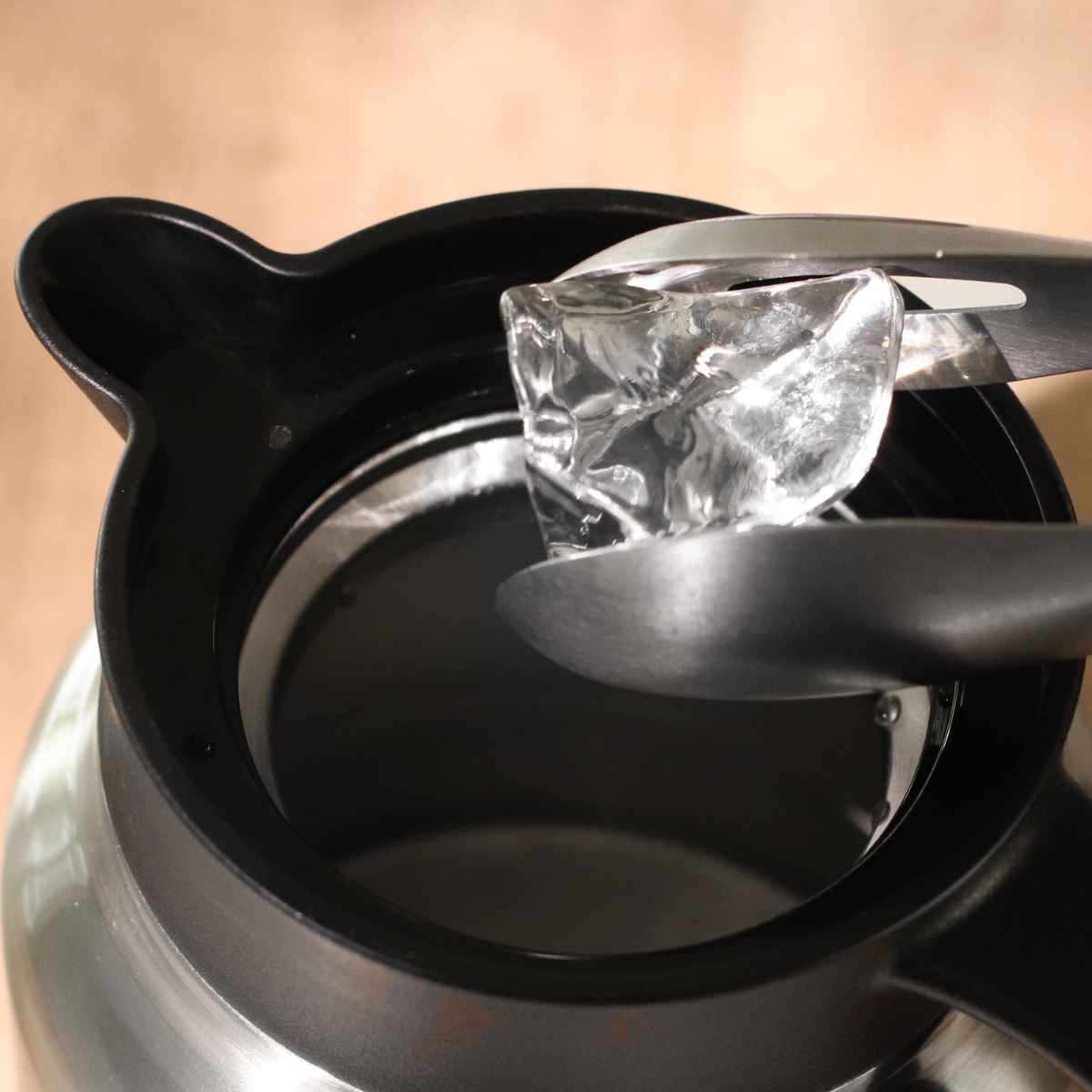 ポット 1.5L 真空断熱 保温 魔法瓶 ステンレス ( 卓上ポット ステンレスポット 保冷 保温ポット 保冷ポット 卓上 持ち手付き コーヒー 珈琲 お茶 紅茶 真空二重構造 ワンタッチ開閉 )