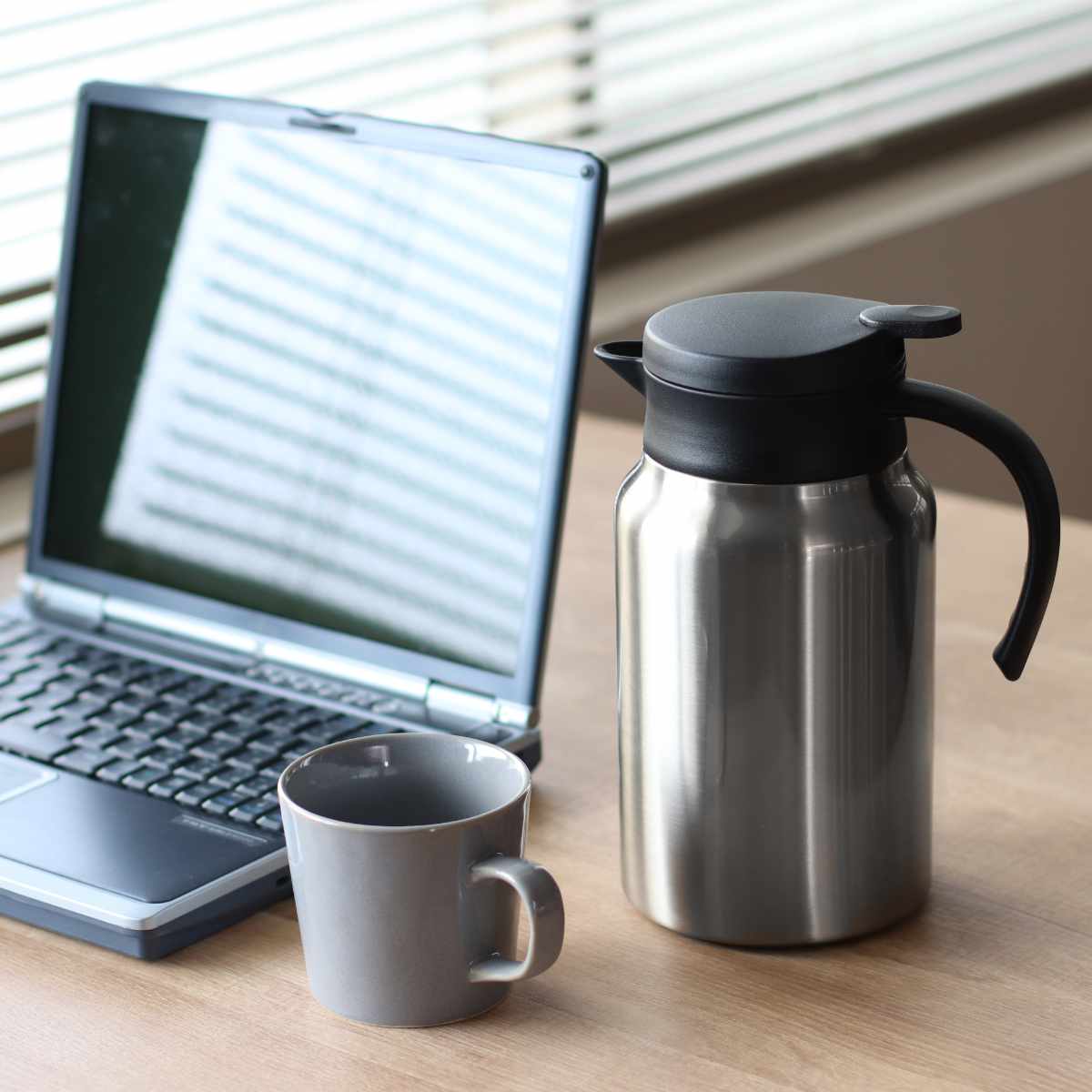 ポット 1.5L 真空断熱 保温 魔法瓶 ステンレス ( 卓上ポット ステンレスポット 保冷 保温ポット 保冷ポット 卓上 持ち手付き コーヒー 珈琲 お茶 紅茶 真空二重構造 ワンタッチ開閉 )