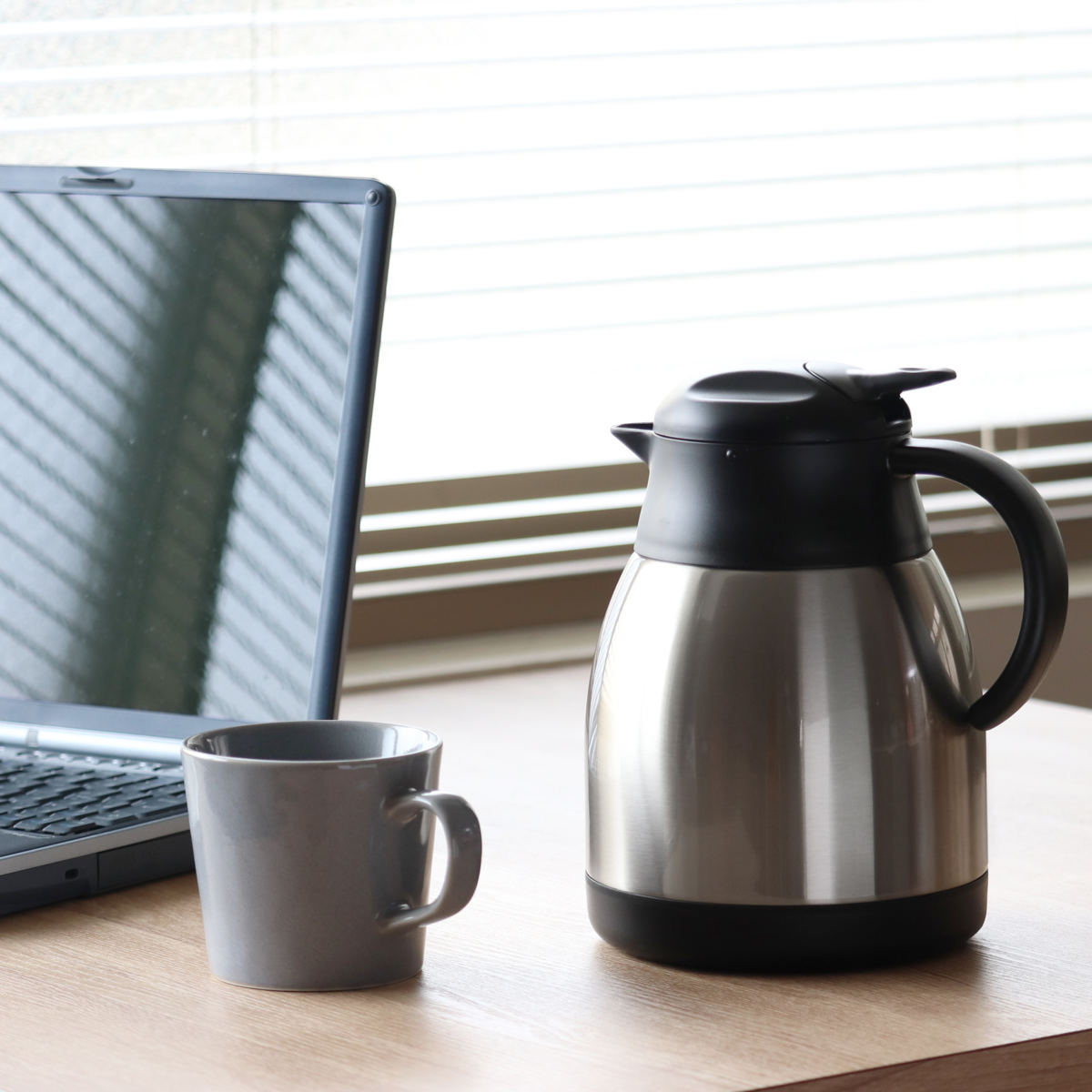 卓上ポット 1.2L 保温 保冷 イーシス テーブルポット ステンレス製 ( ステンレスポット 保温ポット 保冷ポット 押すだけ 真空二重構造 お湯割り 魔法瓶 )