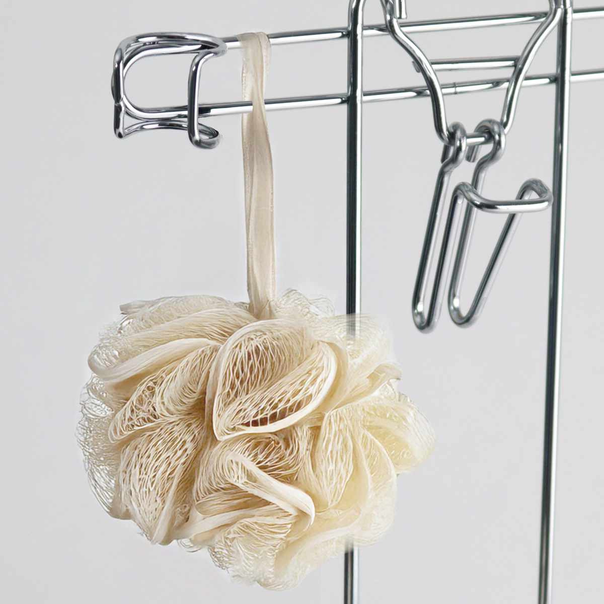 シャワーラック バスストレージ お風呂 ラック バスラック 収納 ( シャンプーラック 吊り下げ シャワーフック ボトルスタンド ボトル シャンプー コンディショナー ボディーソープ チューブ 棚 タオル フック 小物 整理 省スペース )