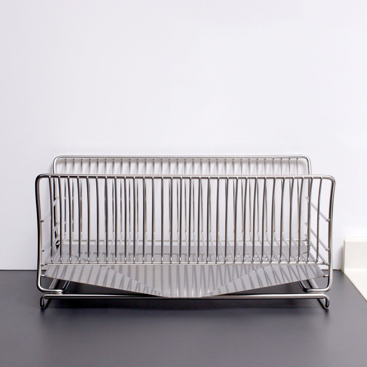 水切りかご 18-8 ステンレス製 水切りカゴ サスティナ ( 水切りラック ディッシュラック 水切りバスケット 水切り 流れる オールステンレス 伸縮 1段 トレー シンク上 シンク渡し シンク横 洗い物 食器洗い 乾燥 おすすめ )