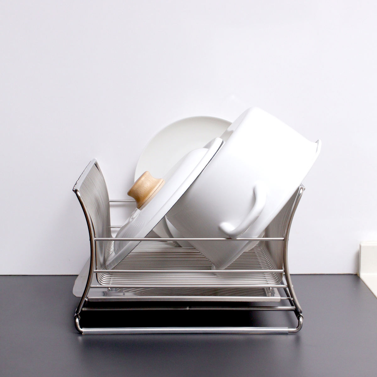 水切りかご 18-8 ステンレス製 水切りカゴ サスティナ ( 水切りラック ディッシュラック 水切りバスケット 水切り 流れる オールステンレス 伸縮 1段 トレー シンク上 シンク渡し シンク横 洗い物 食器洗い 乾燥 おすすめ )