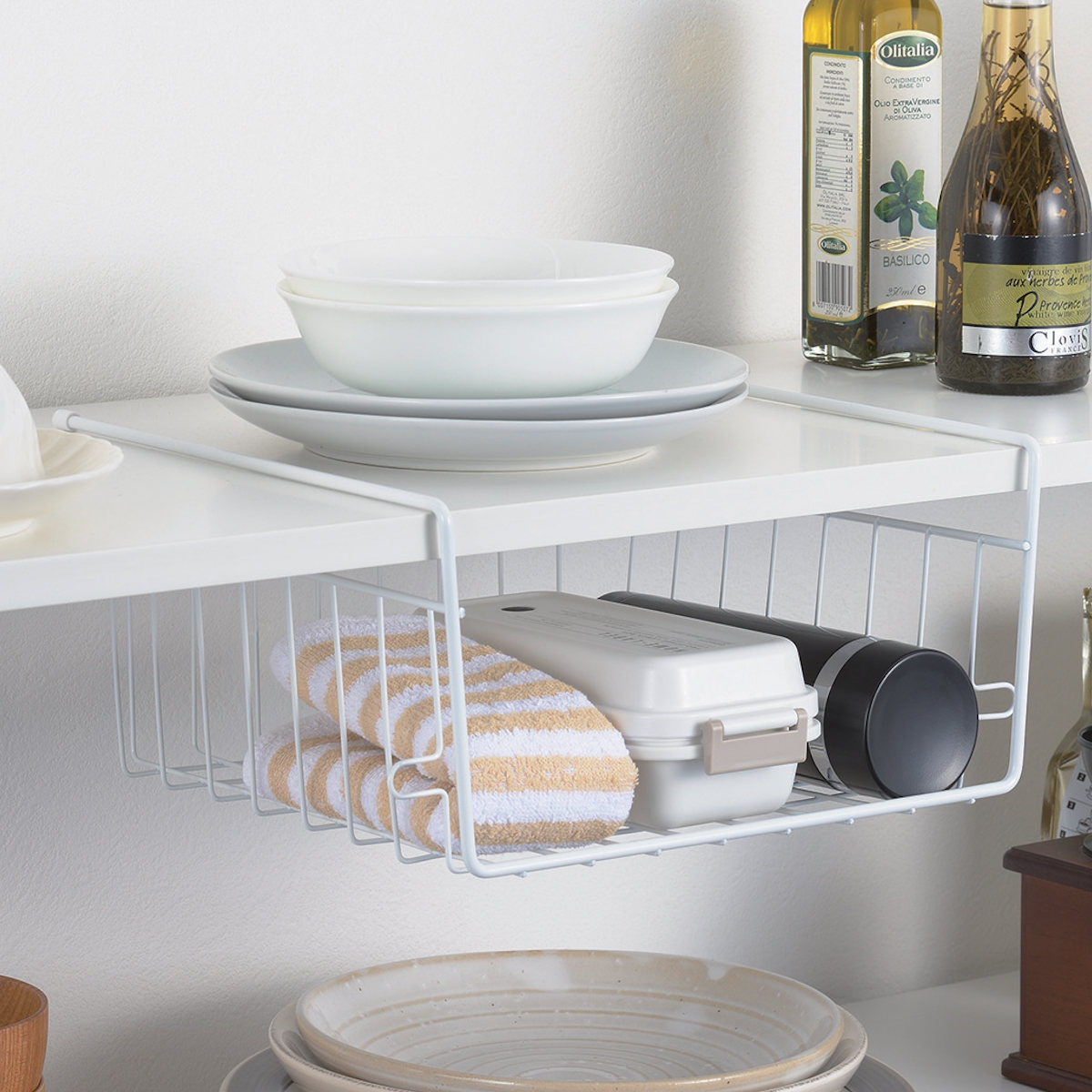 キッチンバスケット 吊戸棚用 スキット ハンガーバスケット ワイド 深型 ( 収納ラック 食器棚収納 吊戸棚 吊り戸棚 吊戸棚下収納 吊下げラック 吊り下げラック 吊り下げ収納 ボトル ラップ ホイル カップ 食器収納 食器棚 収納 )