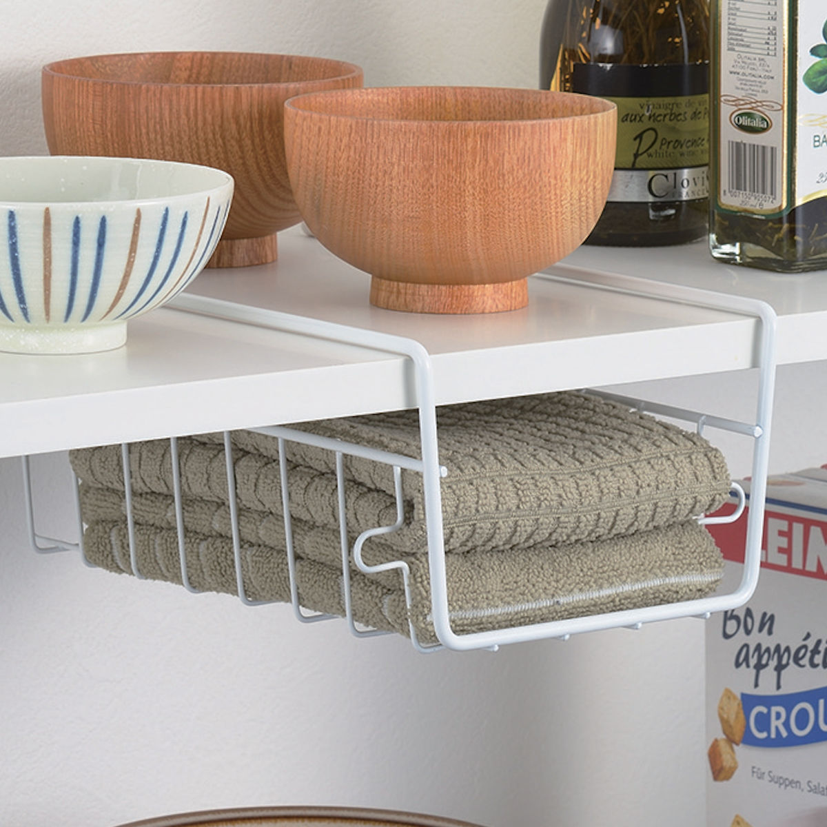 キッチンバスケット 吊戸棚用 スキット ハンガーバスケット スリム 浅型 ( 収納ラック 食器棚収納 吊戸棚 吊り戸棚 吊戸棚下収納 吊下げラック 吊り下げラック 吊り下げ収納 ボトル ラップ ホイル カップ 食器収納 食器棚 収納 )