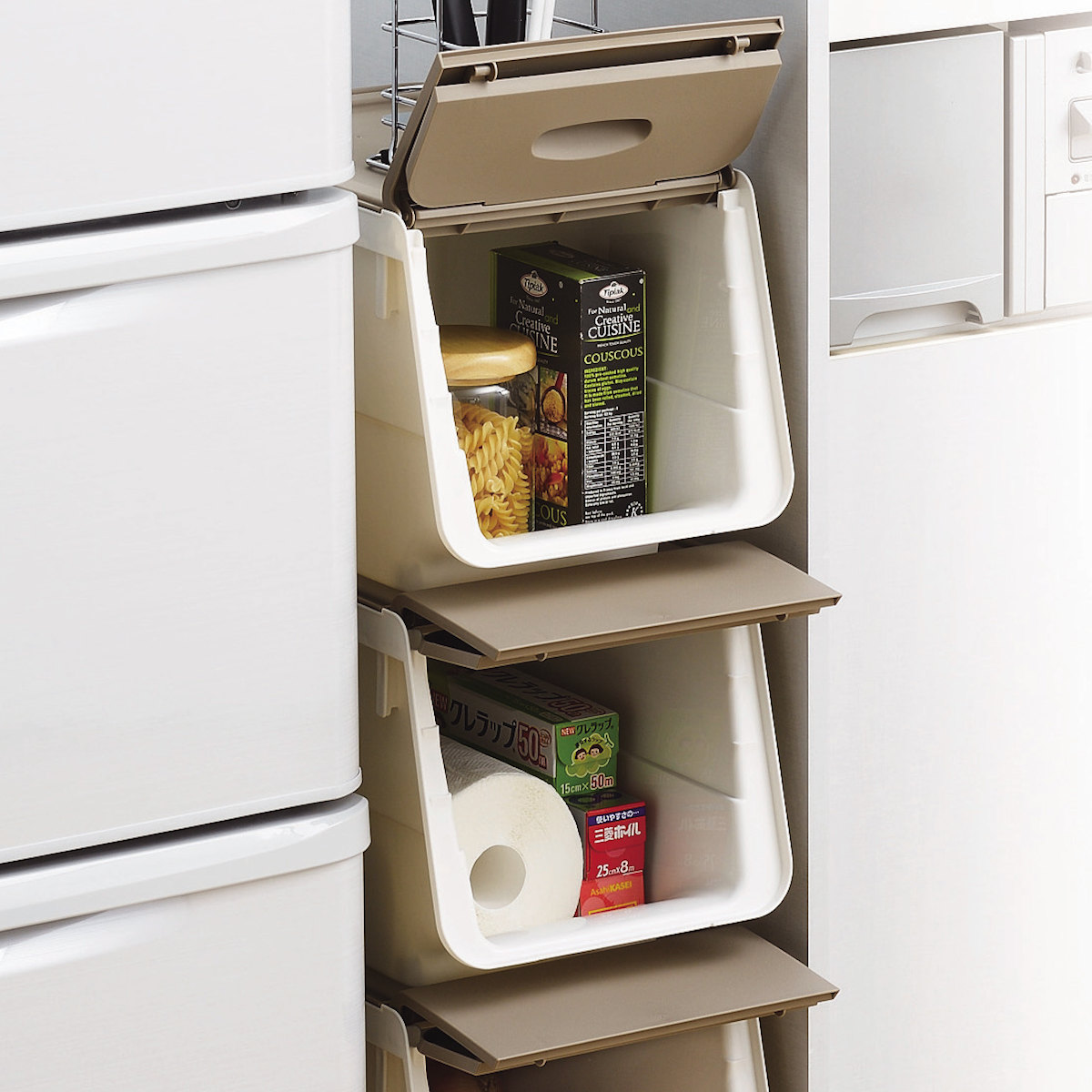 キッチンストッカー キッチン フタ付 ストッカー スリム Mサイズ ( 収納 フタ 付き ふた ケース フラップ蓋 幅24cm 日本製 スタッキング 積み重ね すき間収納 冷蔵庫横 ラック 食品 ストック プラスチック 出し入れしやすい )