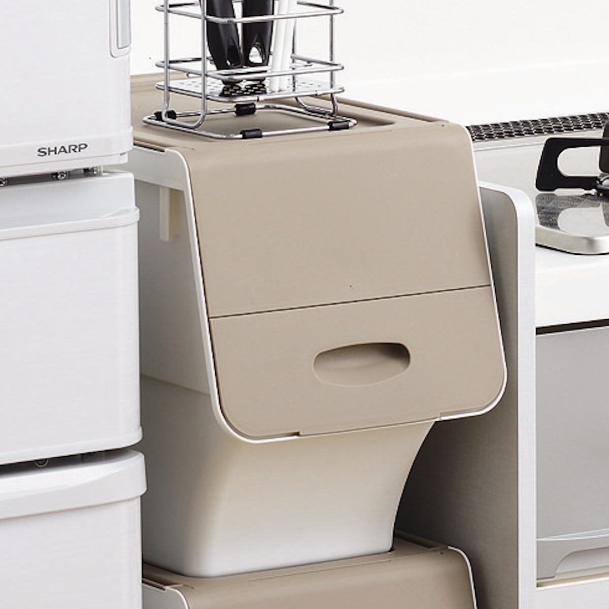 キッチンストッカー キッチン フタ付 ストッカー スリム Lサイズ ( 収納 フタ 付き ふた ケース フラップ蓋 幅24cm 日本製 スタッキング 積み重ね すき間収納 冷蔵庫横 ラック 食品 ストック プラスチック 出し入れしやすい )