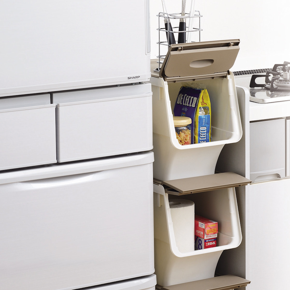 キッチンストッカー キッチン フタ付 ストッカー スリム Lサイズ ( 収納 フタ 付き ふた ケース フラップ蓋 幅24cm 日本製 スタッキング 積み重ね すき間収納 冷蔵庫横 ラック 食品 ストック プラスチック 出し入れしやすい )