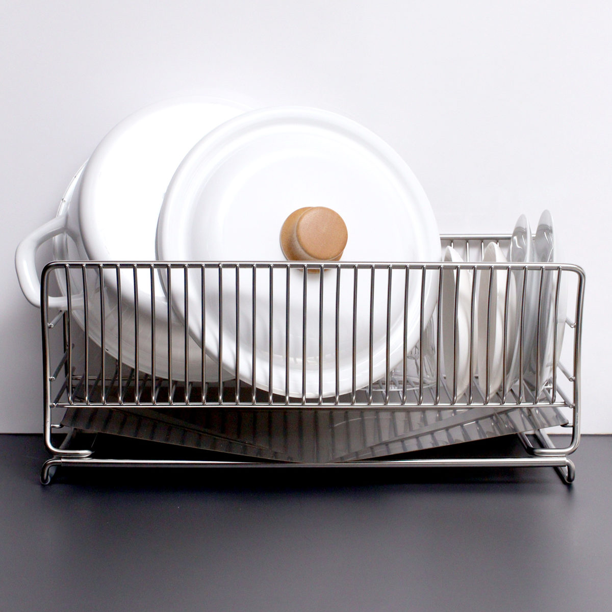 水切りかご 18-8 ステンレス製 水切りカゴ スリム サスティナ ( 水切りラック 水切りバスケット 水切り 流れる オールステンレス 伸縮 1段 ディッシュラック トレー シンク上 シンク渡し シンク横 洗い物 食器洗い 乾燥 )