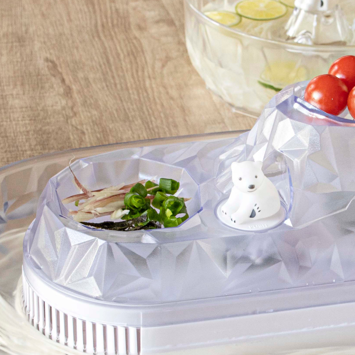 そうめん流し器 M 2~3人用 流氷 流しそうめん 電池式 流しそうめん機 プラスチック製 ( そうめん流し機 しろくま ペンギン 素麺 ながしそうめん 薬味入れ 流し素麺 薬味皿 機械 シロクマ アニマル 動物 氷山 おしゃれ かわいい ) 【シロクマ】 シロクマ