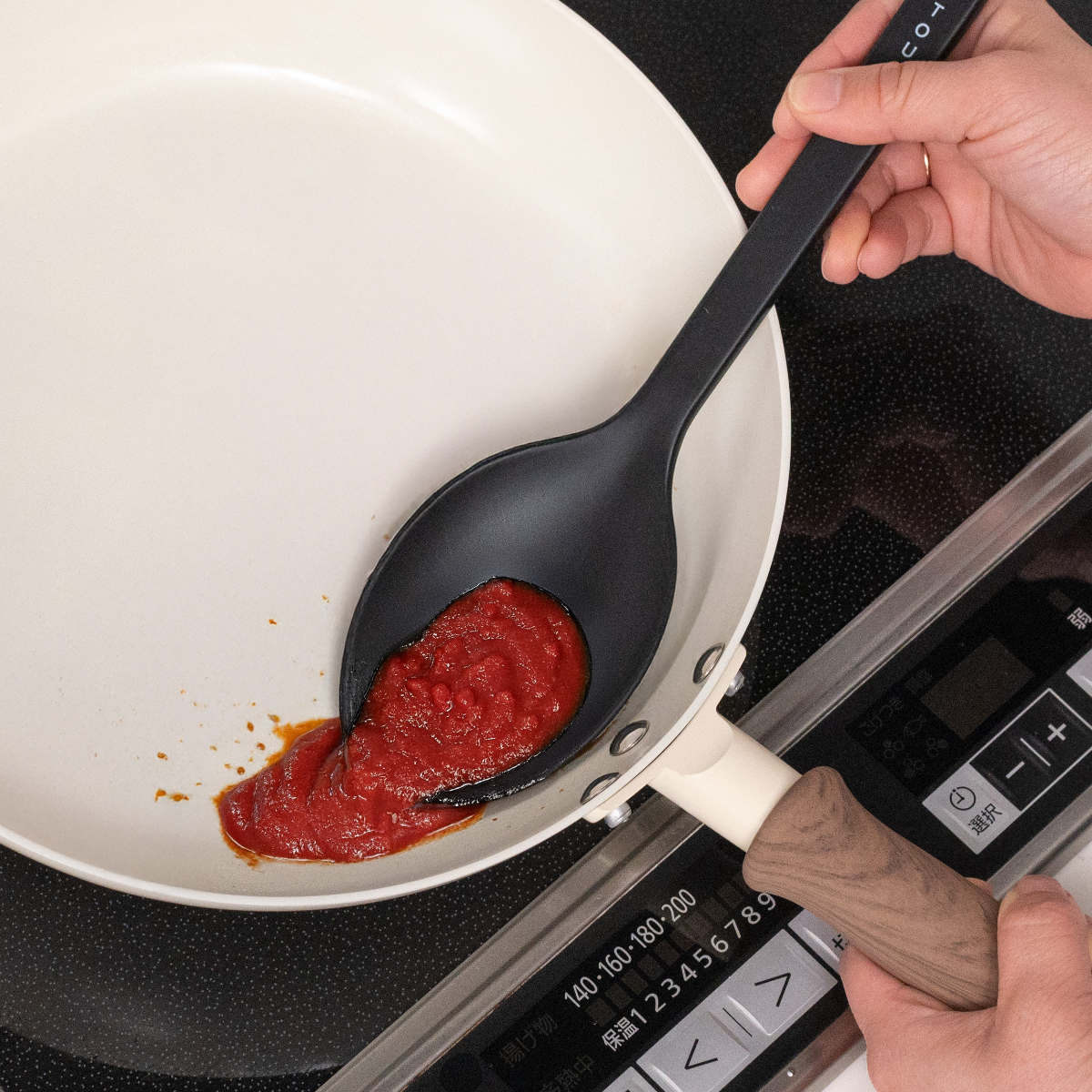 調理スプーン TOUCH st 先が付かない シリコン製 食洗機対応 ( シリコン スプーン 取り分けスプーン 盛り付けスプーン シリコーン 一体型 キッチンツール 耐熱 調理 キッチングッズ 便利 調理器具 )